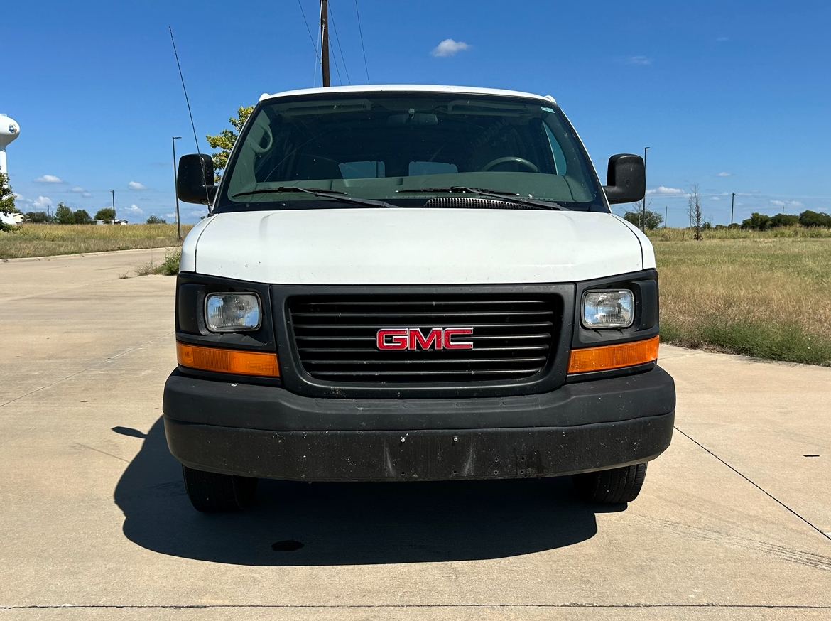 2007 GMC Savana G2500 Work Van 2