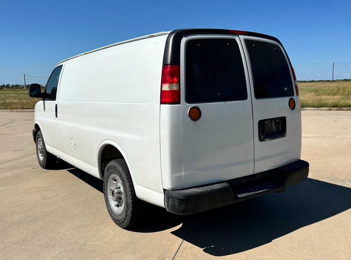 2007 GMC Savana G2500 Work Van 5