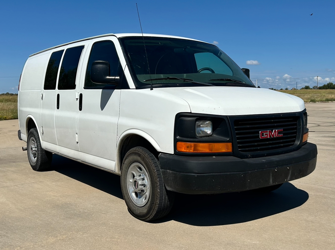 2007 GMC Savana G2500 Work Van 11