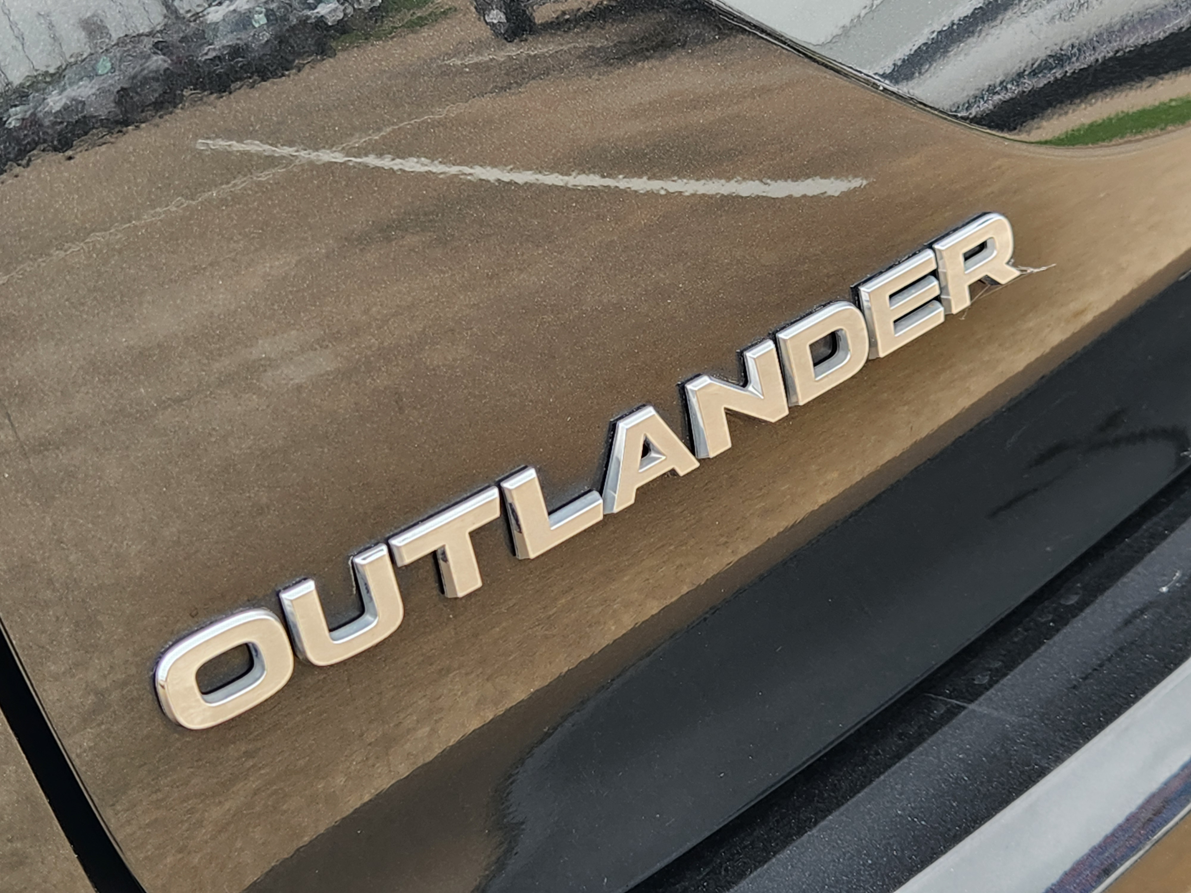 2022 Mitsubishi Outlander ES 13