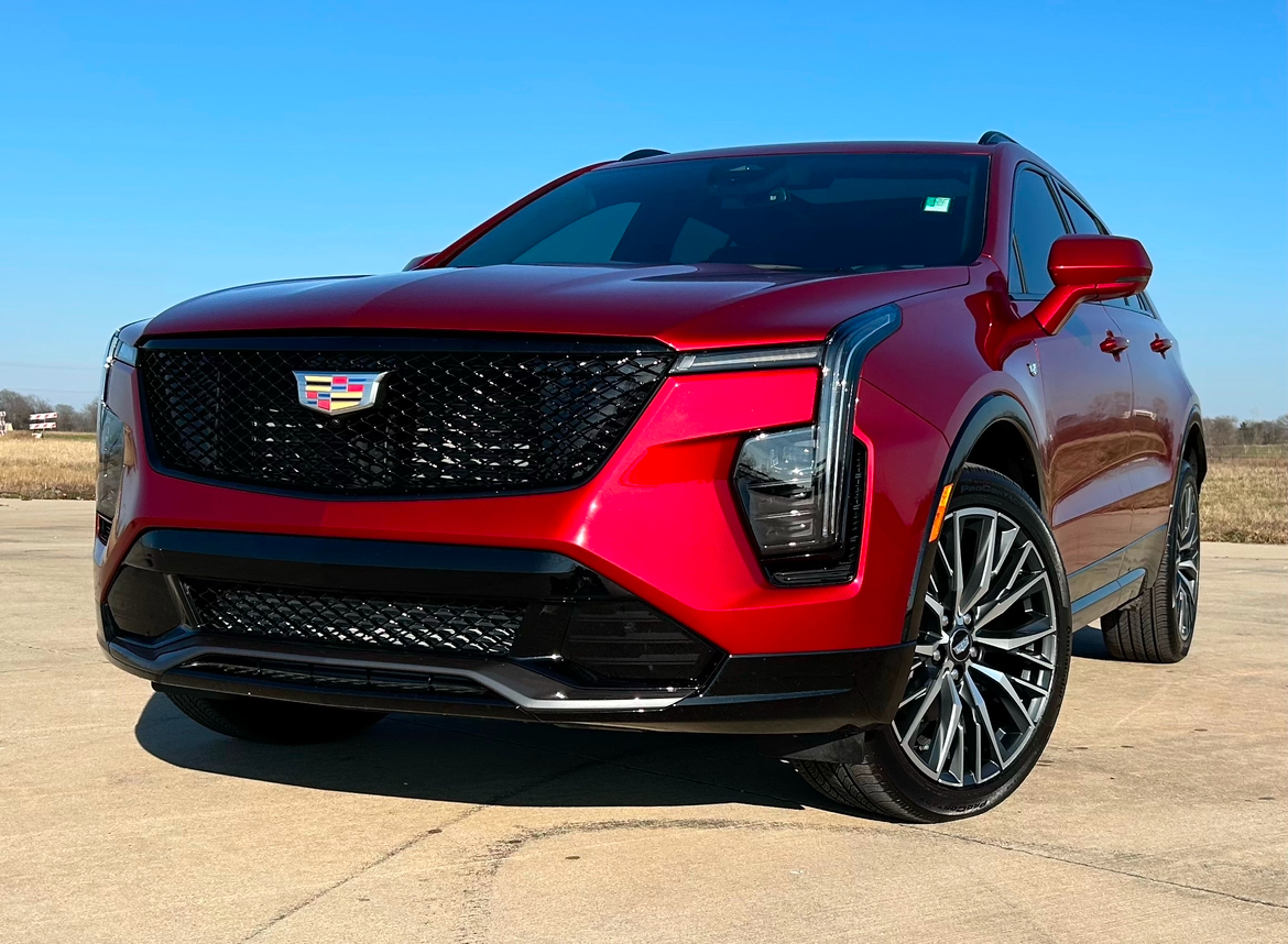 2025 Cadillac XT4 Sport 2