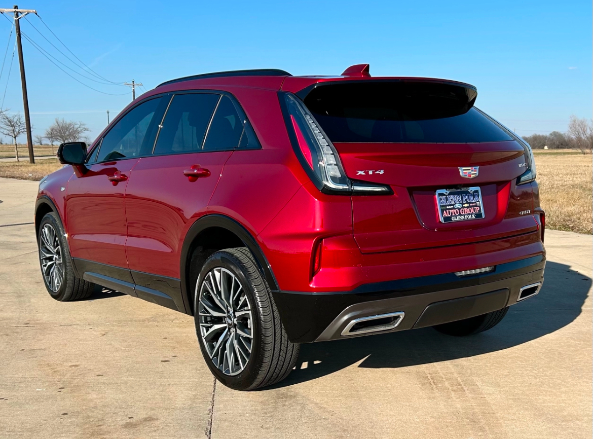 2025 Cadillac XT4 Sport 8