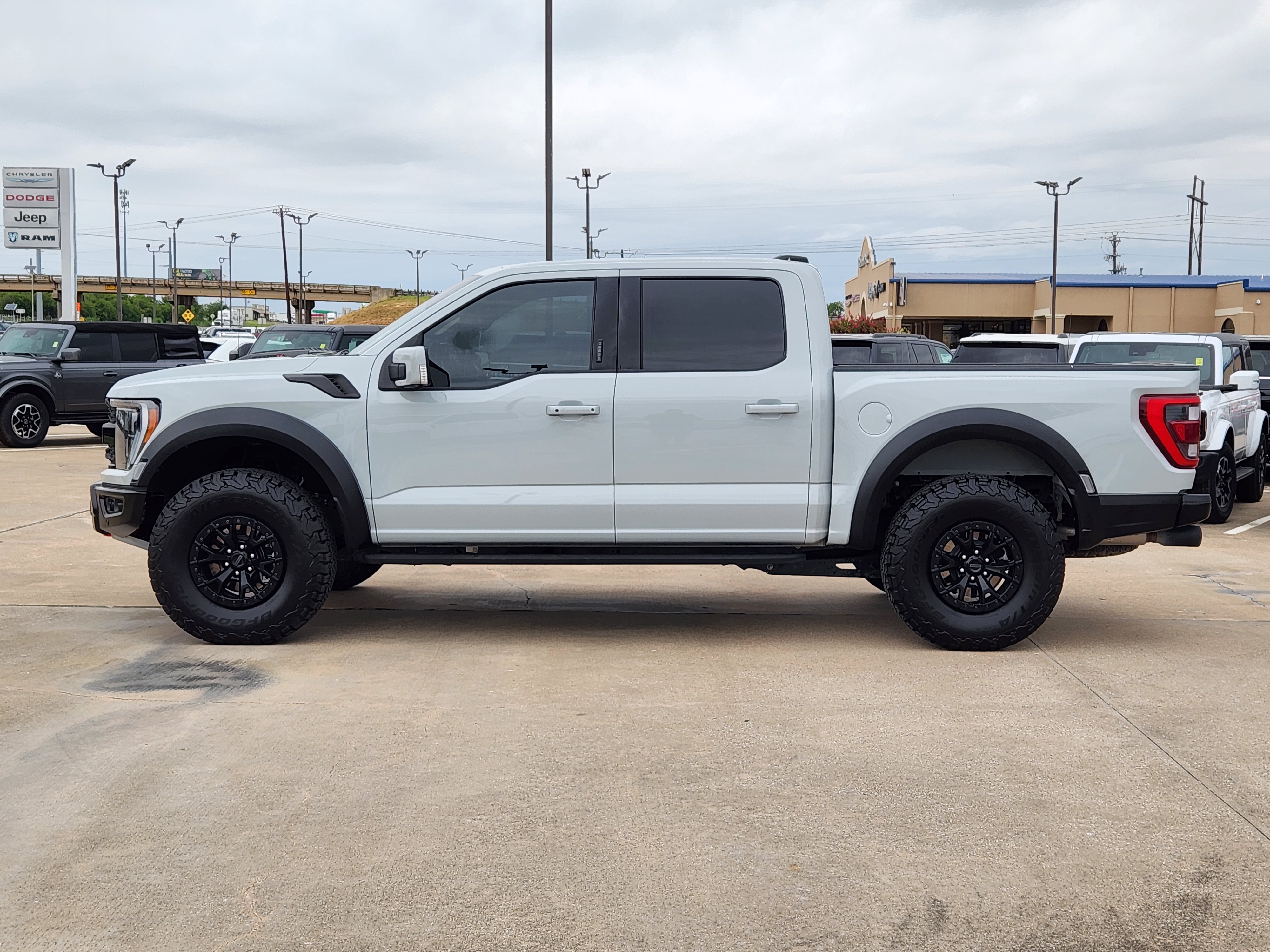 2023 Ford F-150 Raptor 4