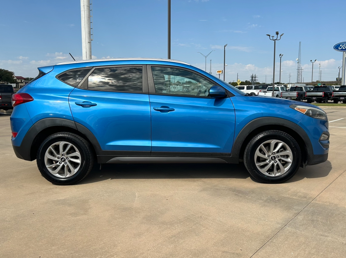 2016 Hyundai Tucson SE 8