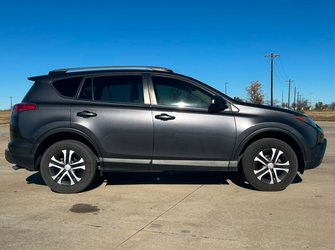 2018 Toyota RAV4 LE 6