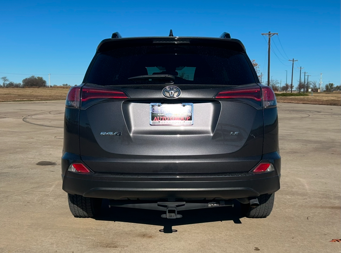 2018 Toyota RAV4 LE 8