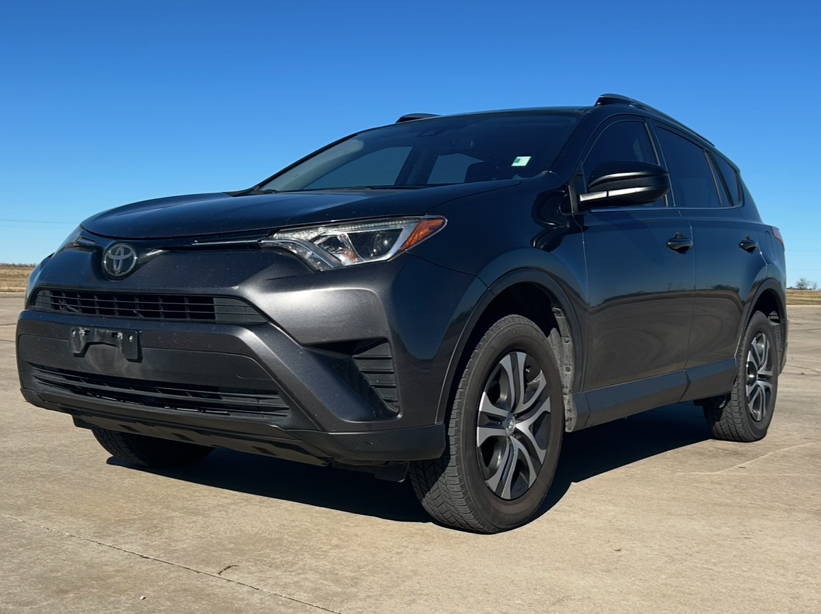 2018 Toyota RAV4 LE 11