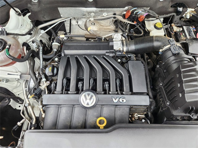 2021 Volkswagen Atlas Cross Sport 3.6L V6 SEL Premium R-Line 32