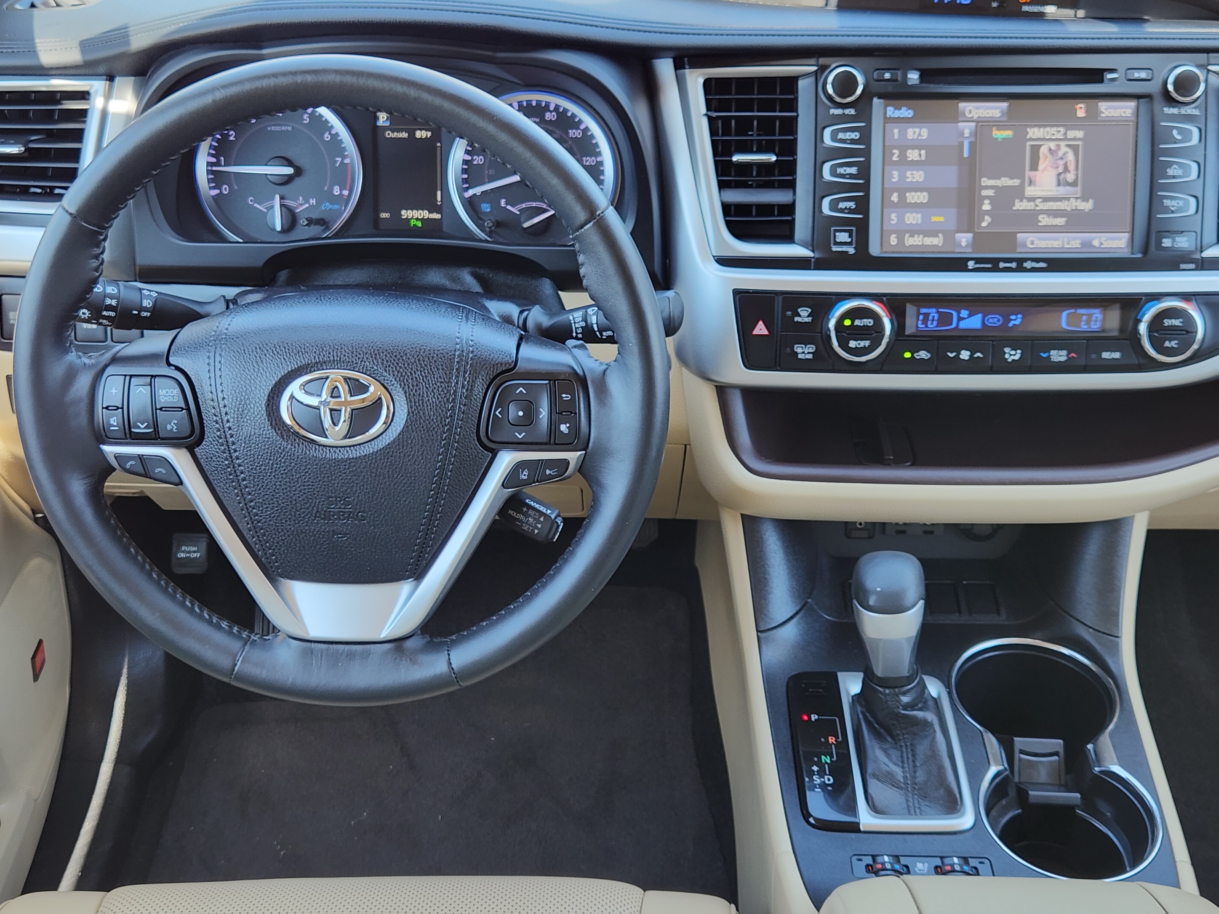 2019 Toyota Highlander Limited Platinum 27