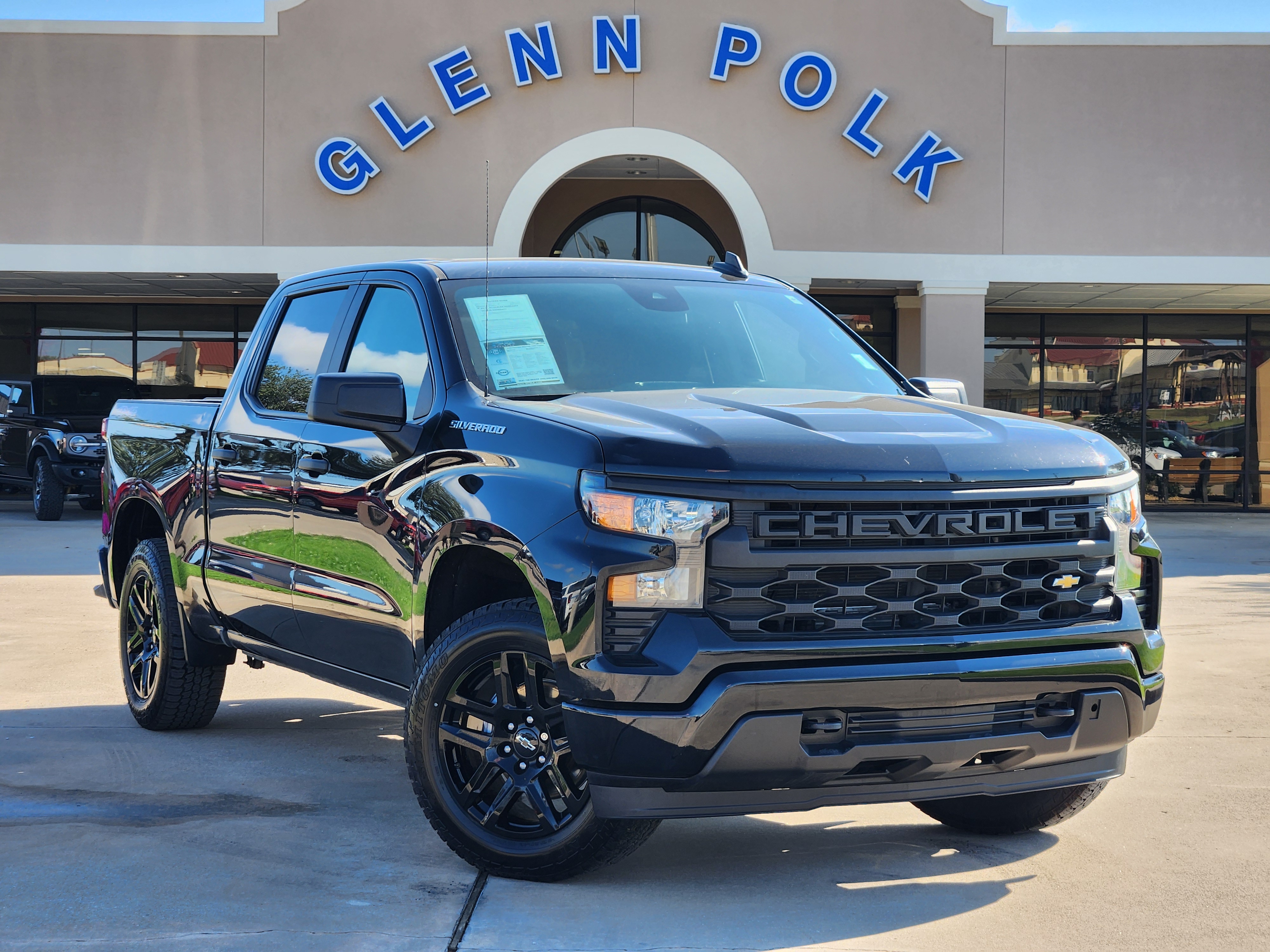 2022 Chevrolet Silverado 1500 Custom 1