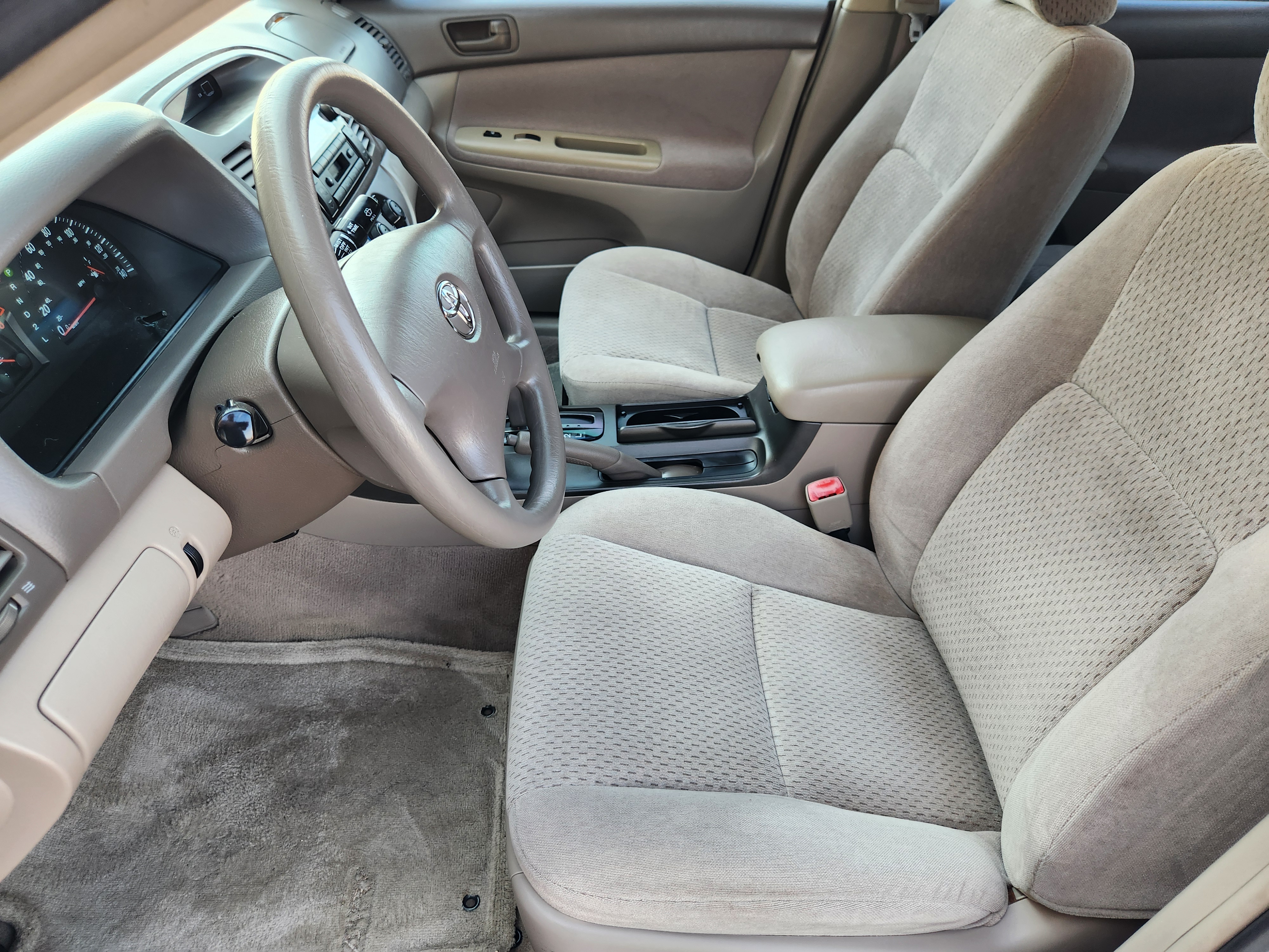 2004 Toyota Camry LE 13