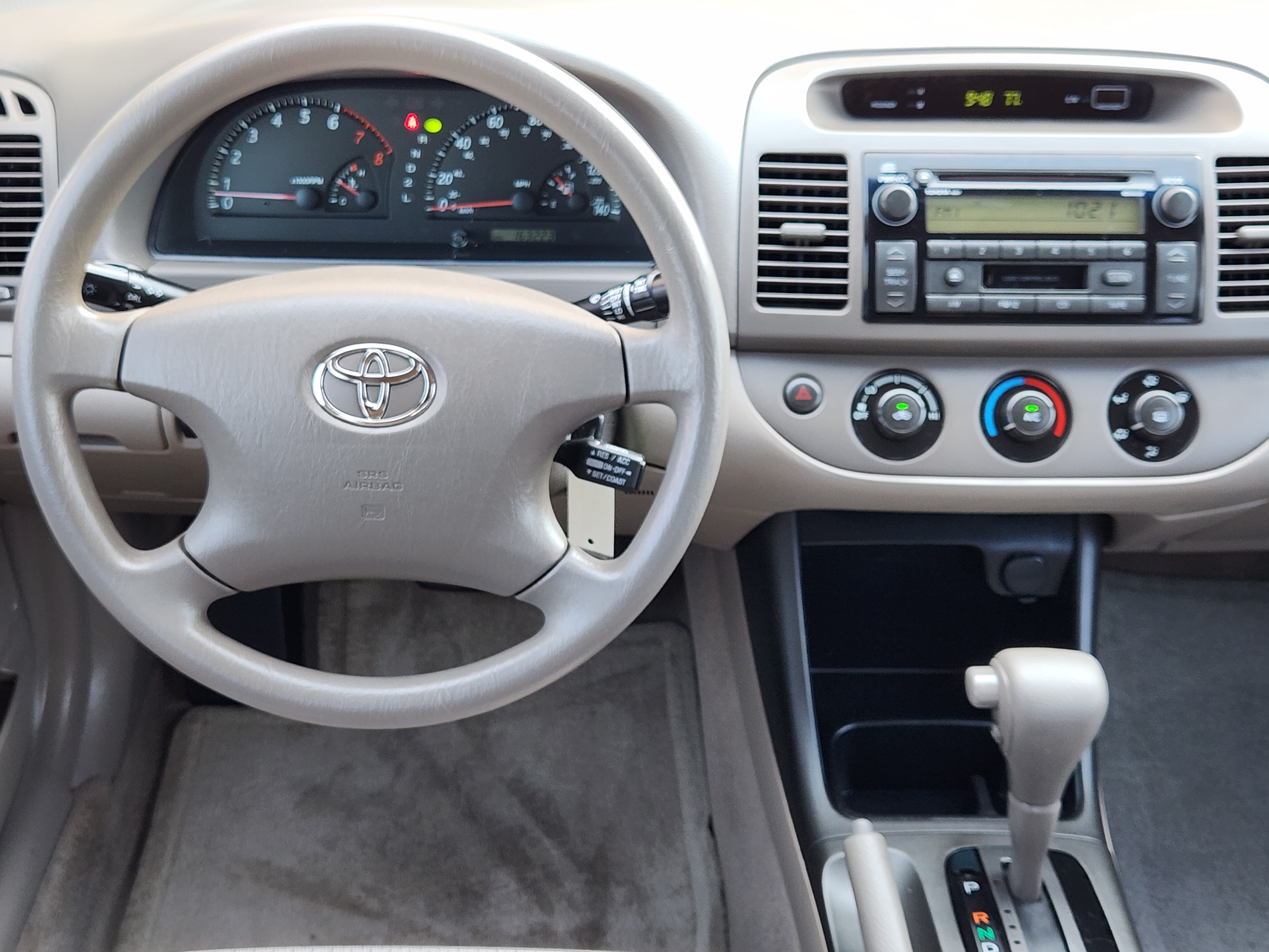 2004 Toyota Camry LE 25