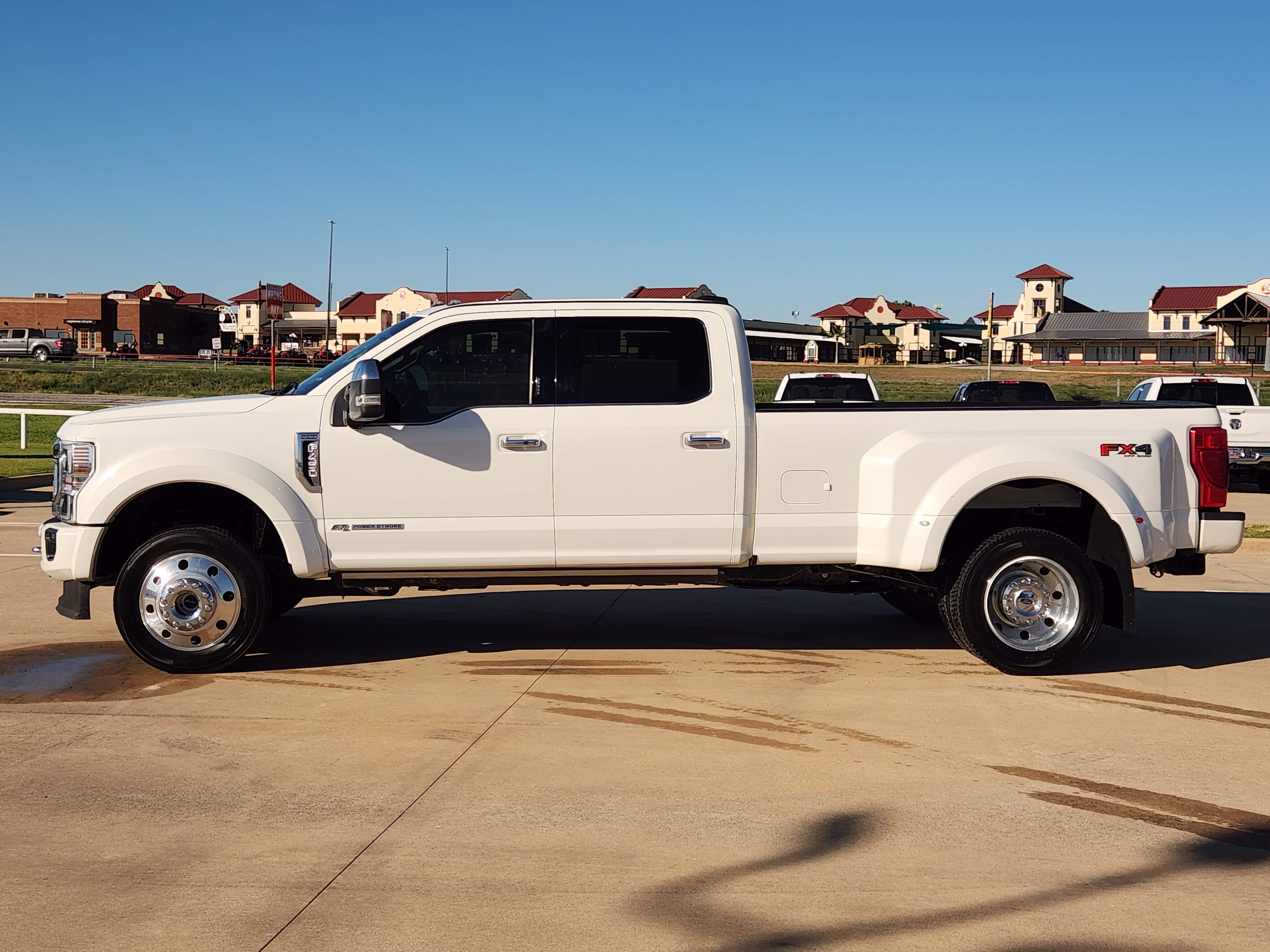 2022 Ford F-450SD Platinum 4