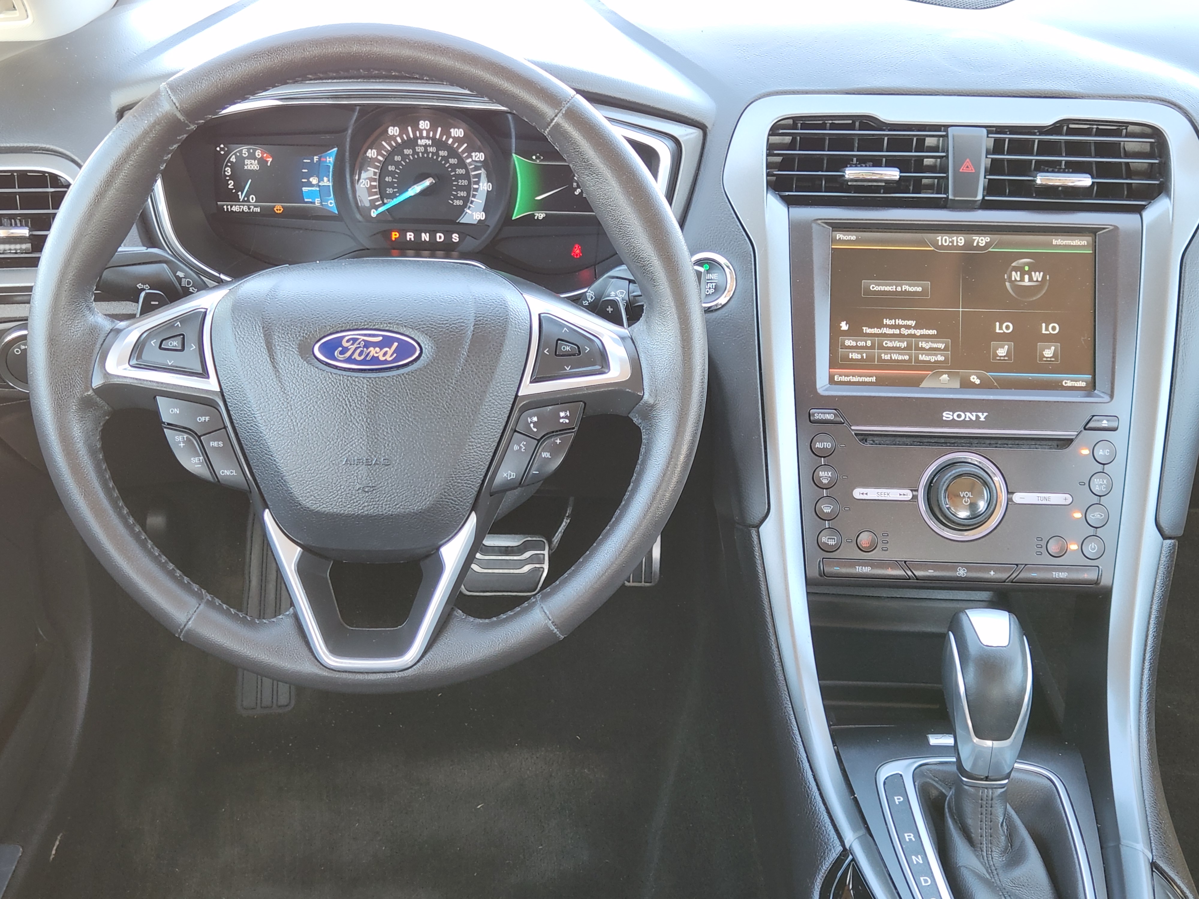 2016 Ford Fusion Titanium 26