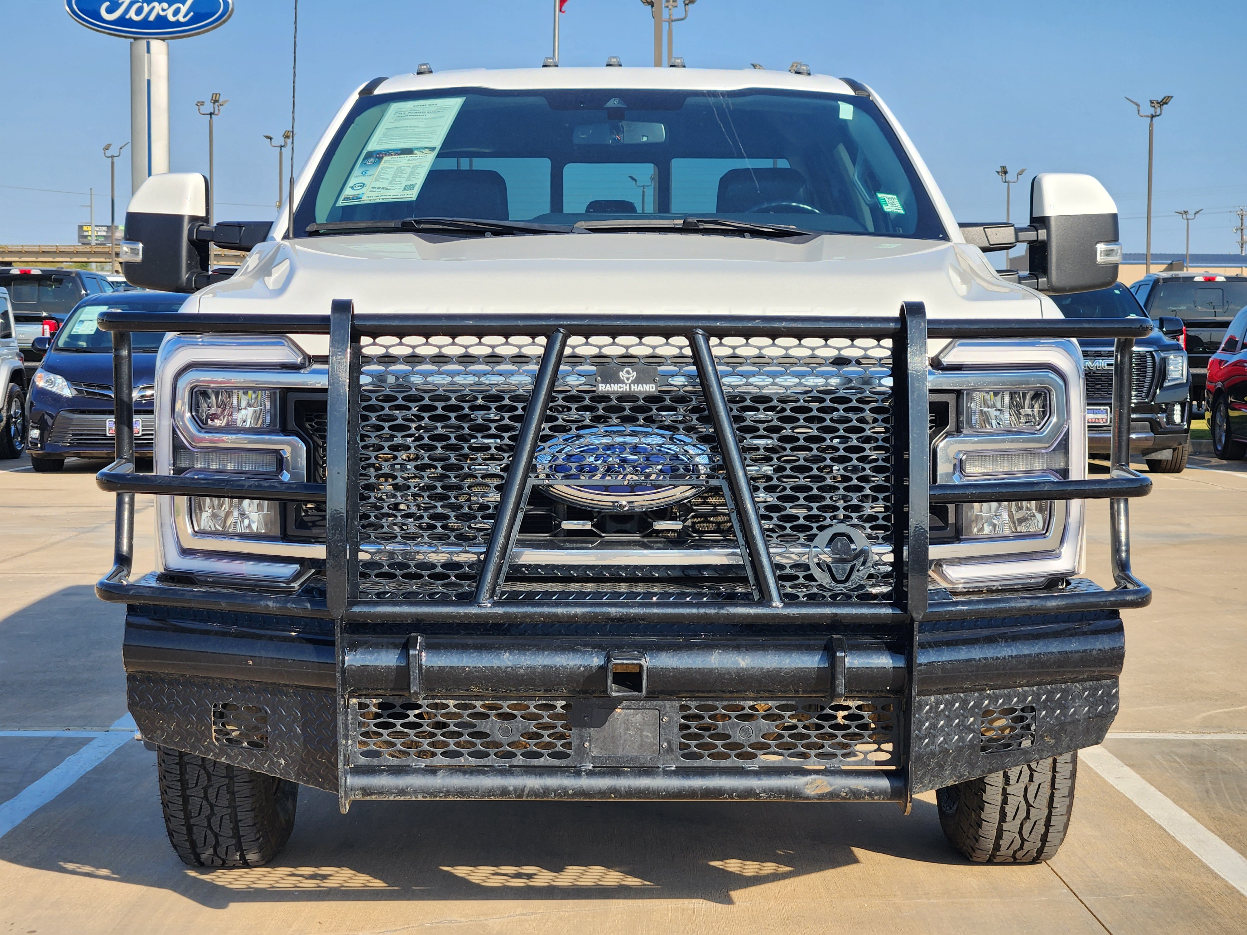 2023 Ford F-350SD Lariat 2