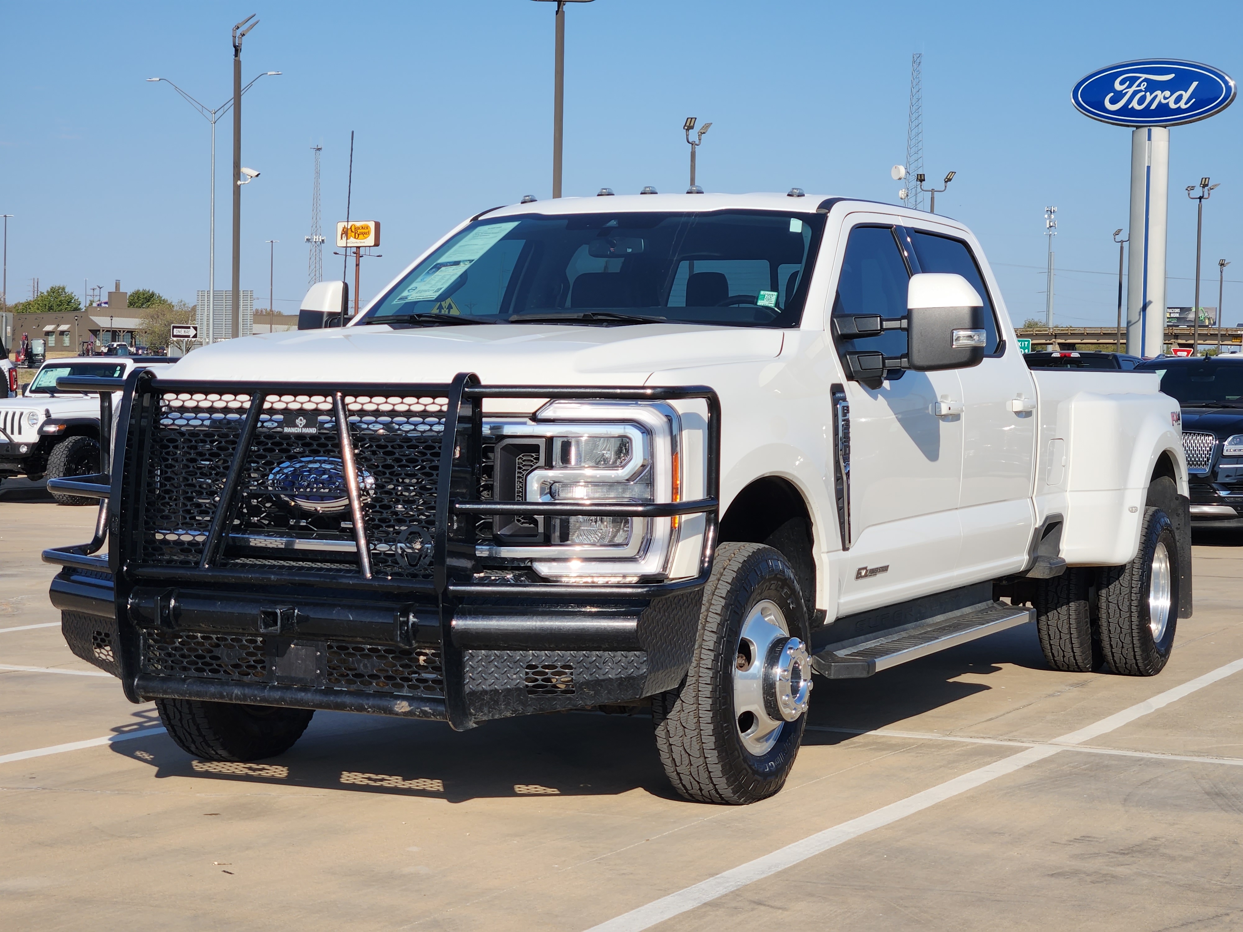 2023 Ford F-350SD Lariat 3