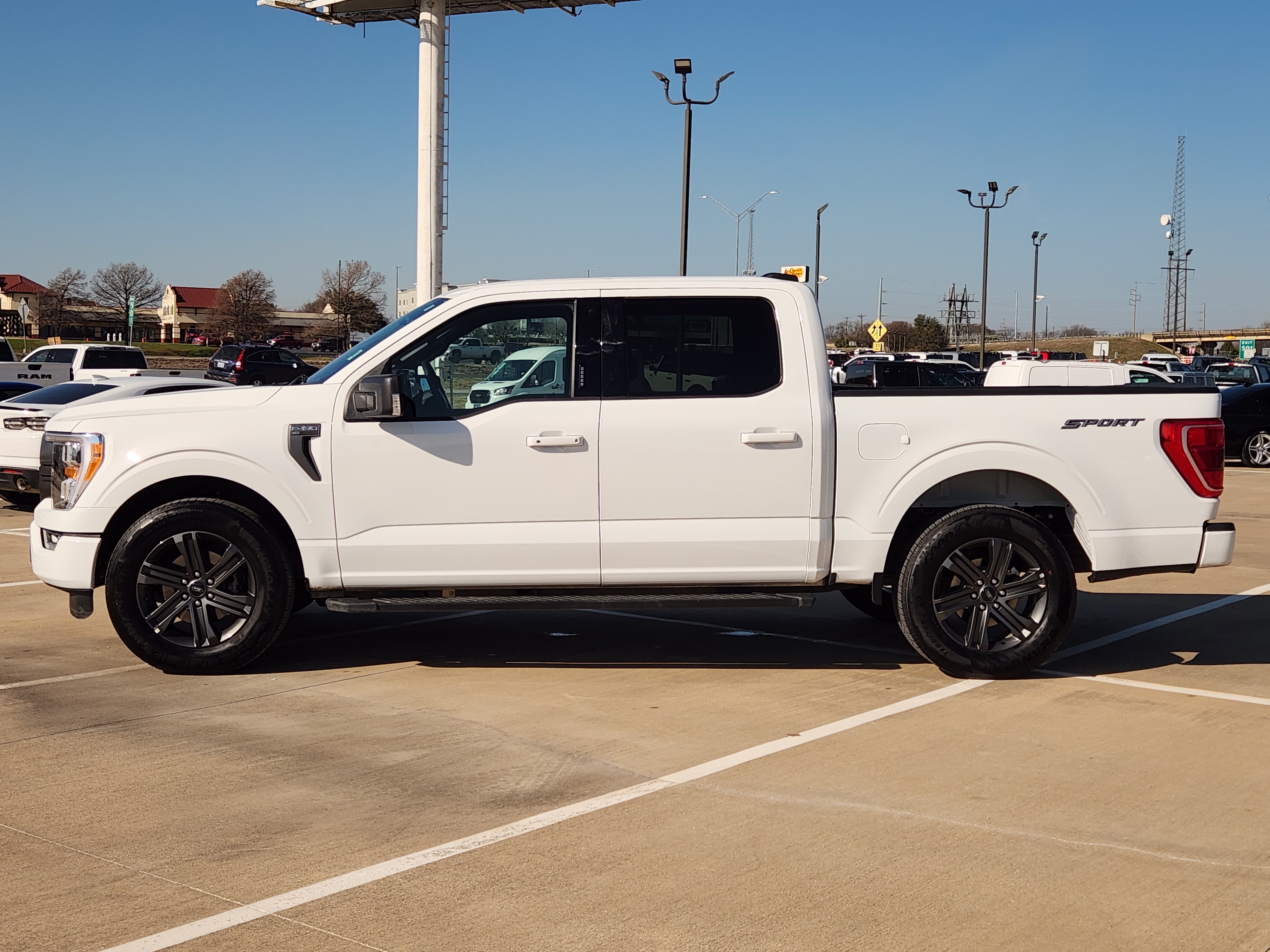 2023 Ford F-150 XLT 4