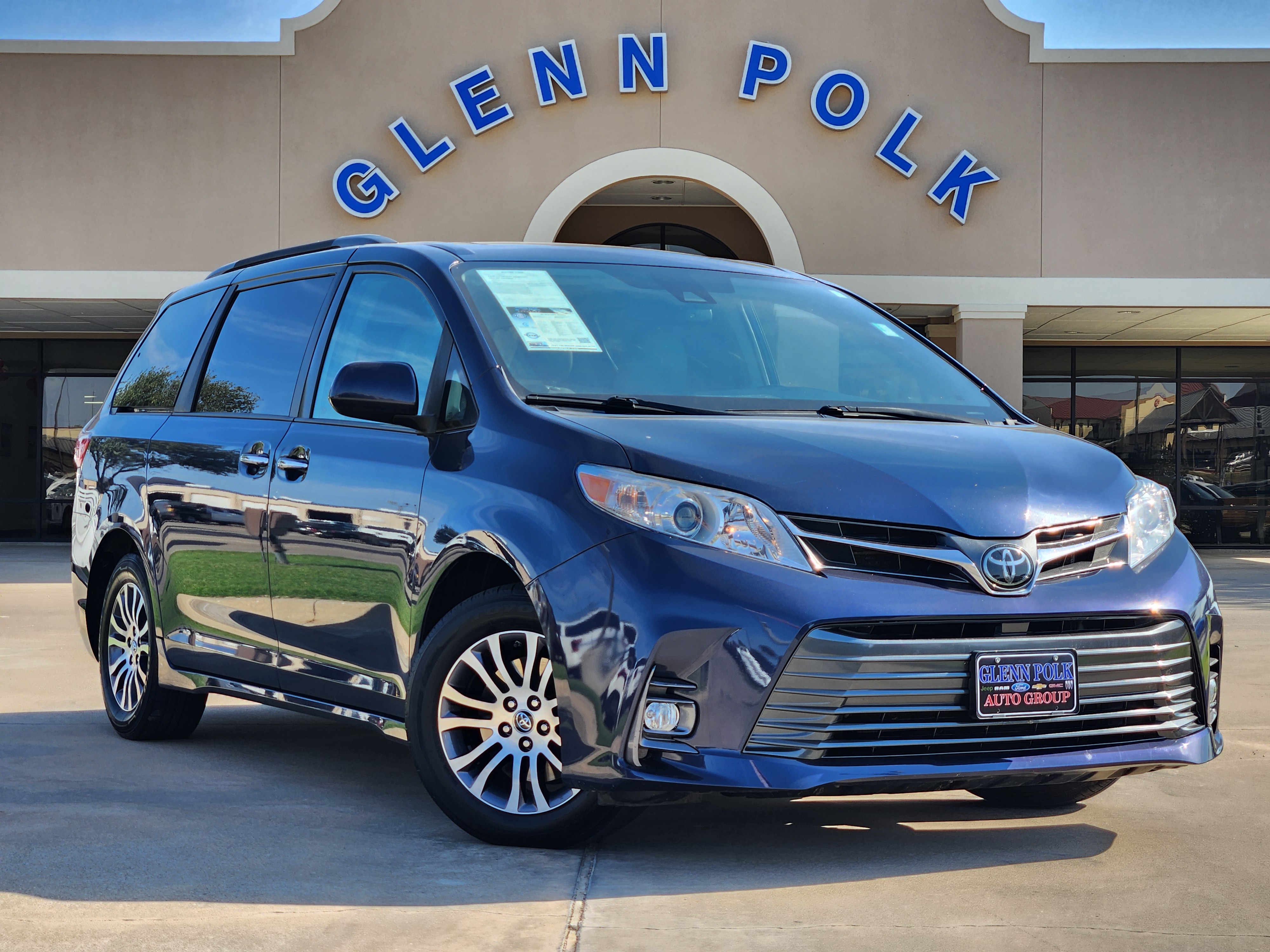 2019 Toyota Sienna  1