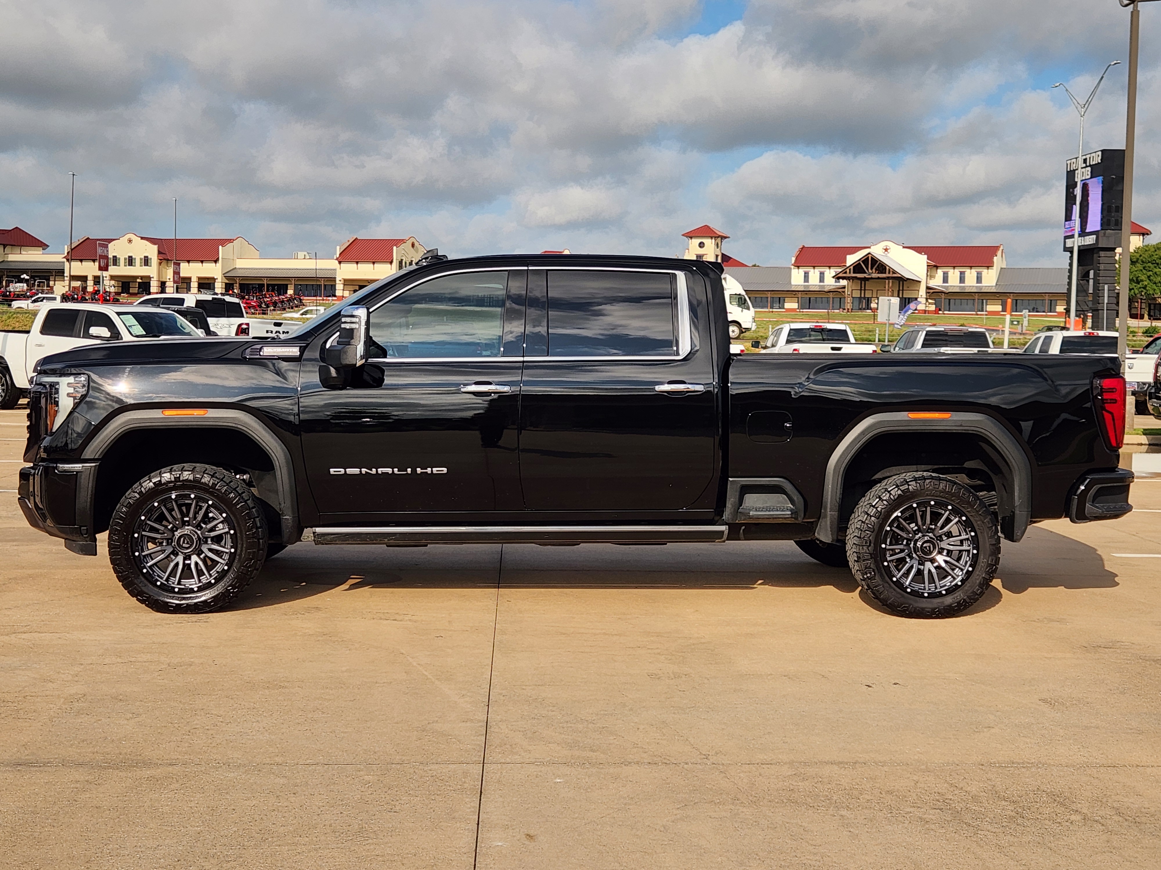 2024 GMC Sierra 2500HD Denali Ultimate 4