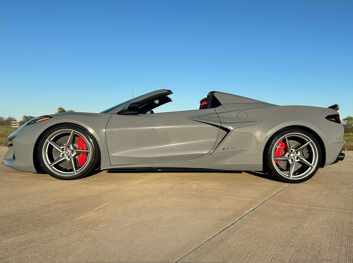 2024 Chevrolet Corvette E-Ray 19