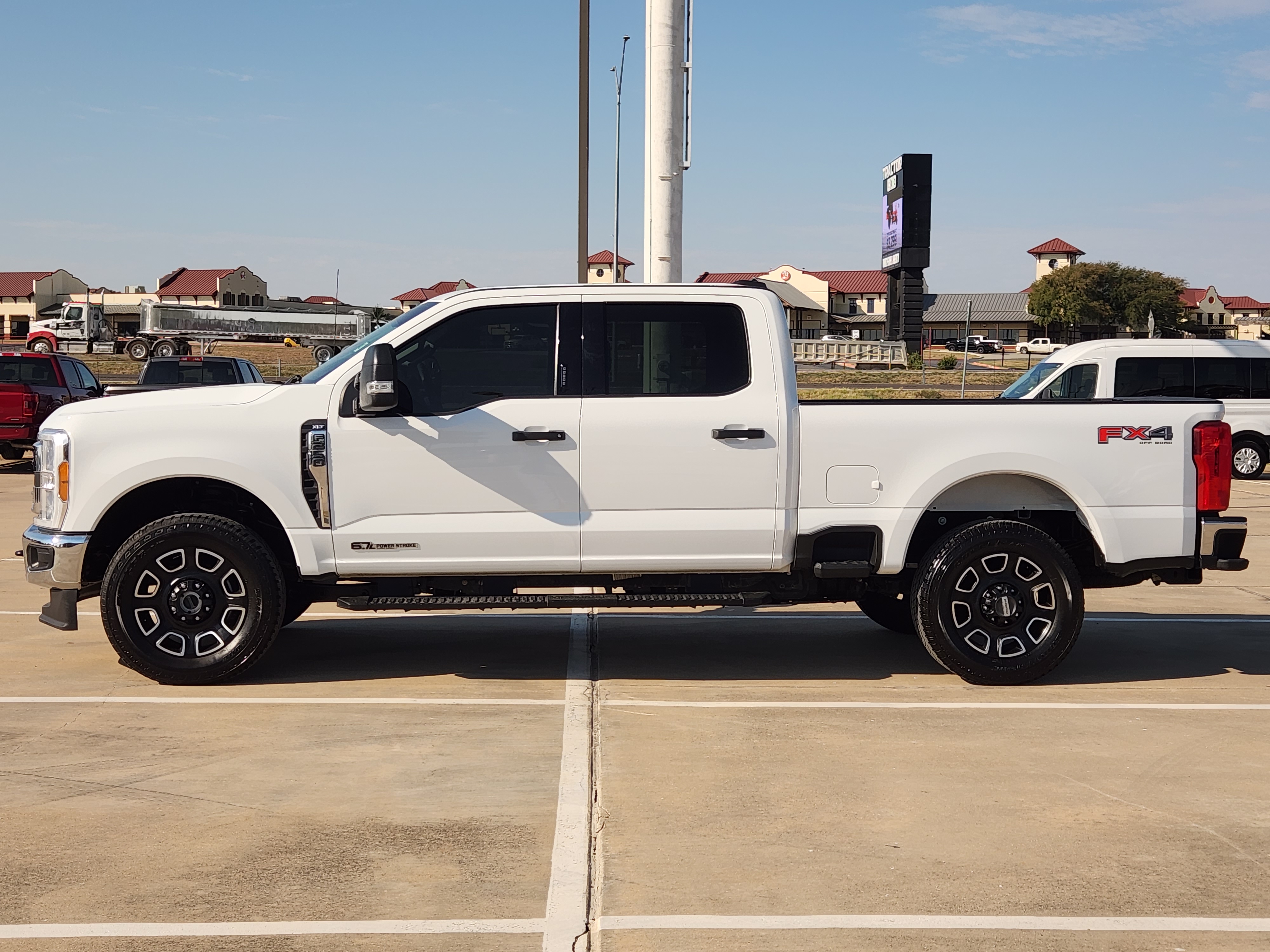 2023 Ford F-250SD XLT 4