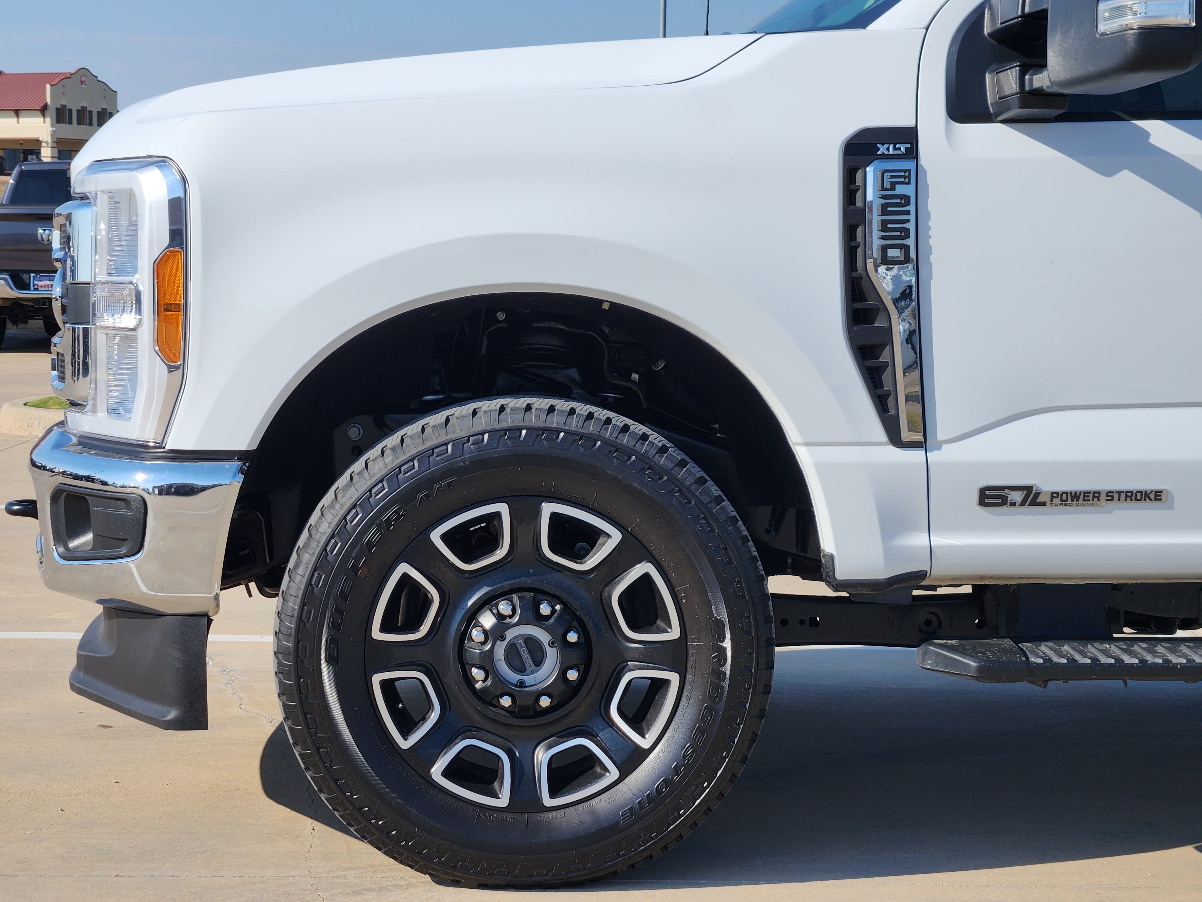 2023 Ford F-250SD XLT 8