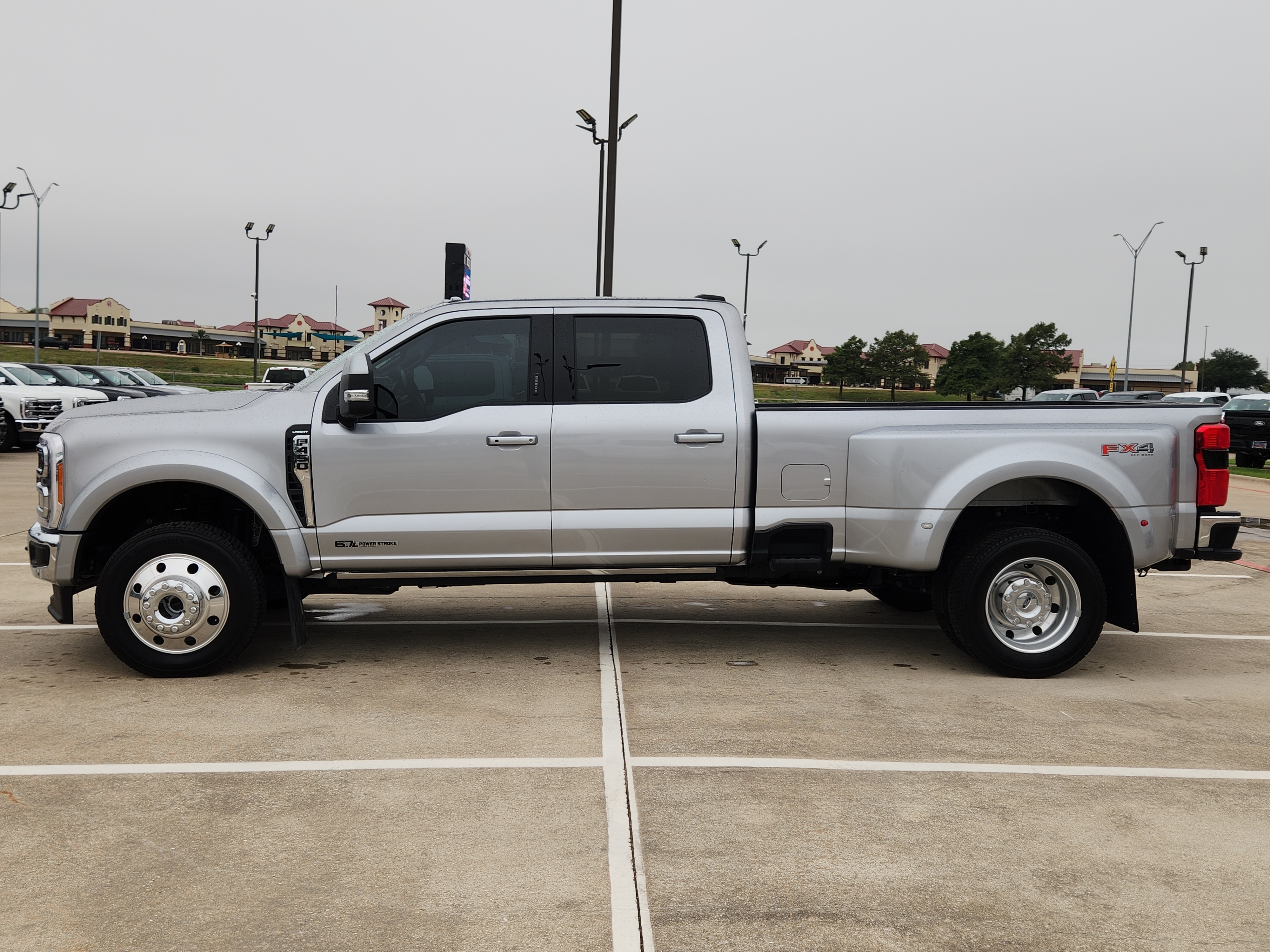 2023 Ford F-450SD Lariat 4