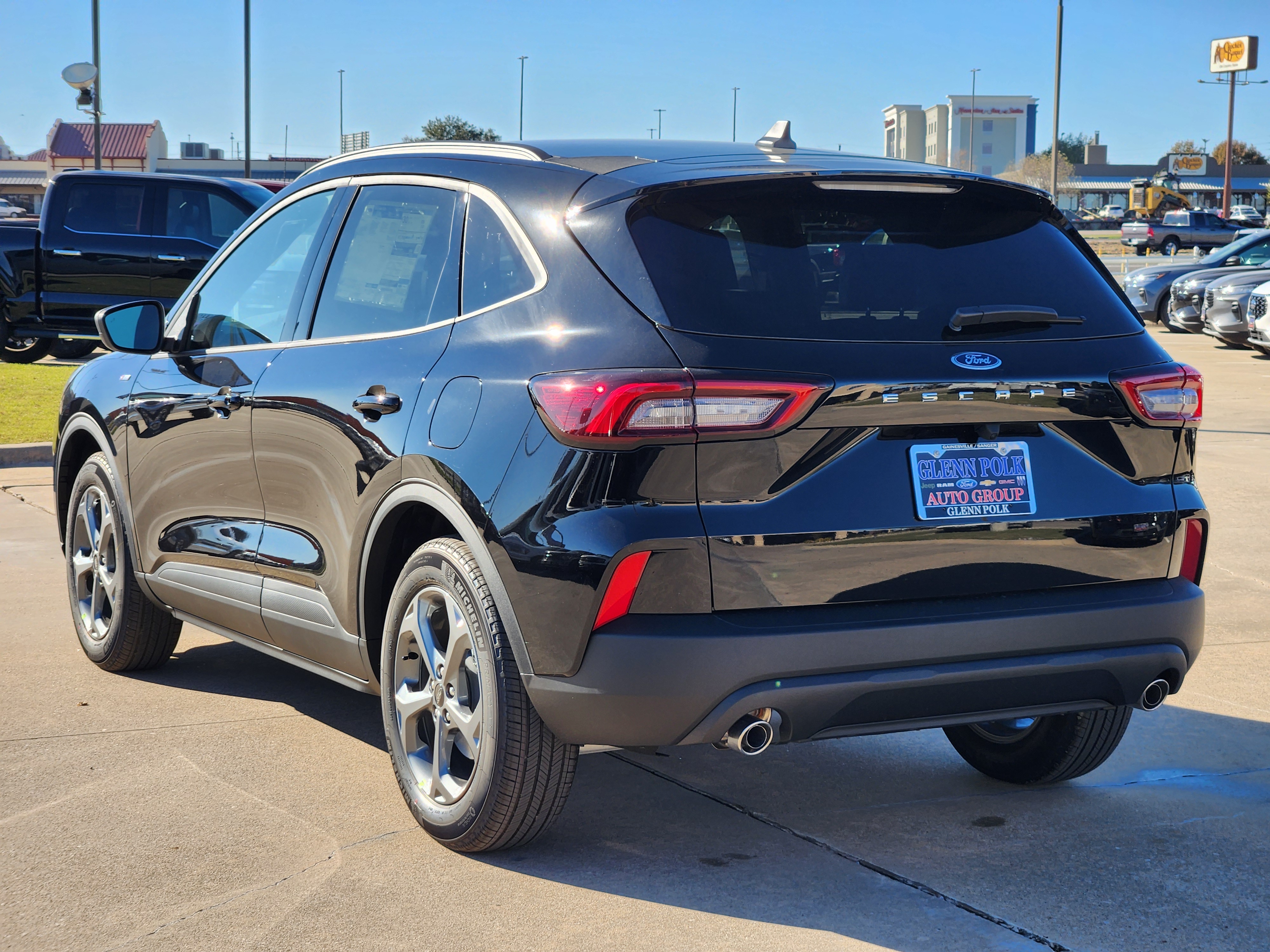 2025 Ford Escape ST-Line 4