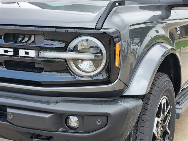 2024 Ford Bronco Outer Banks 6