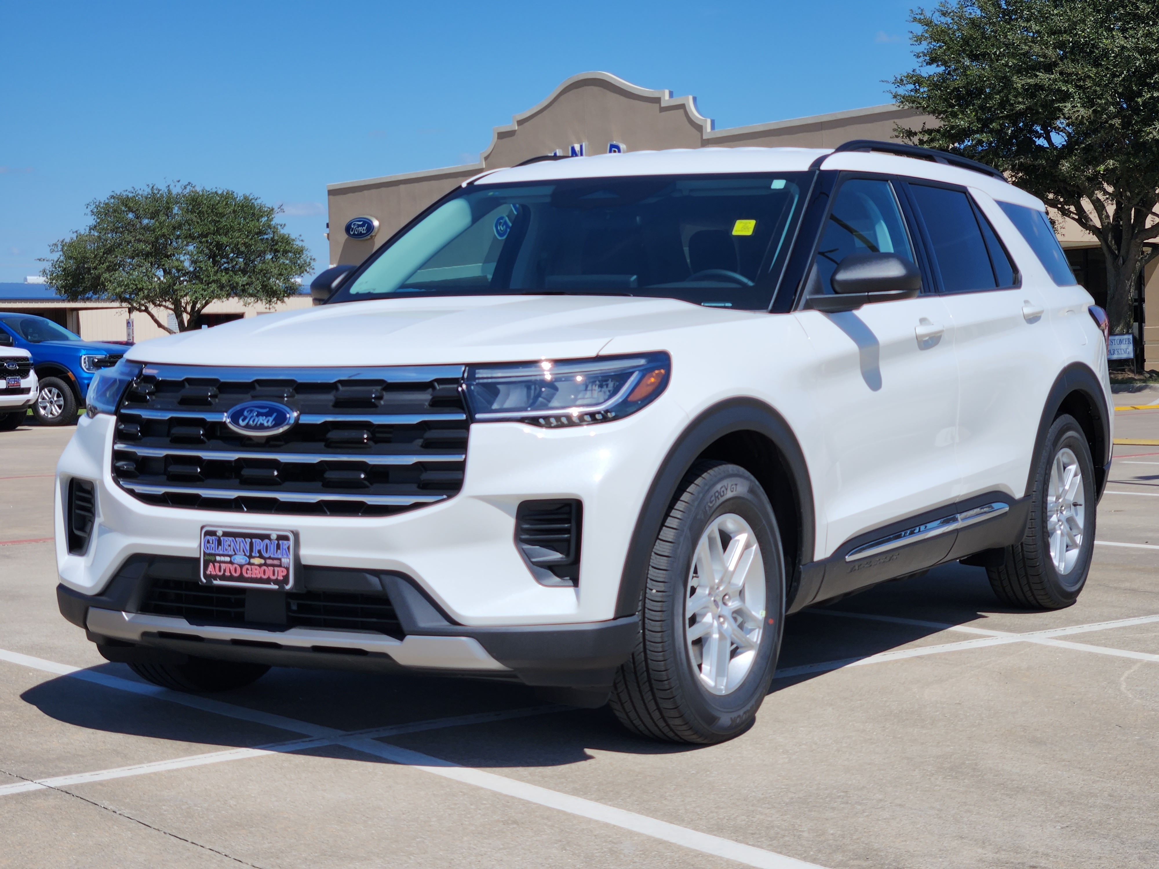 2025 Ford Explorer Active 2