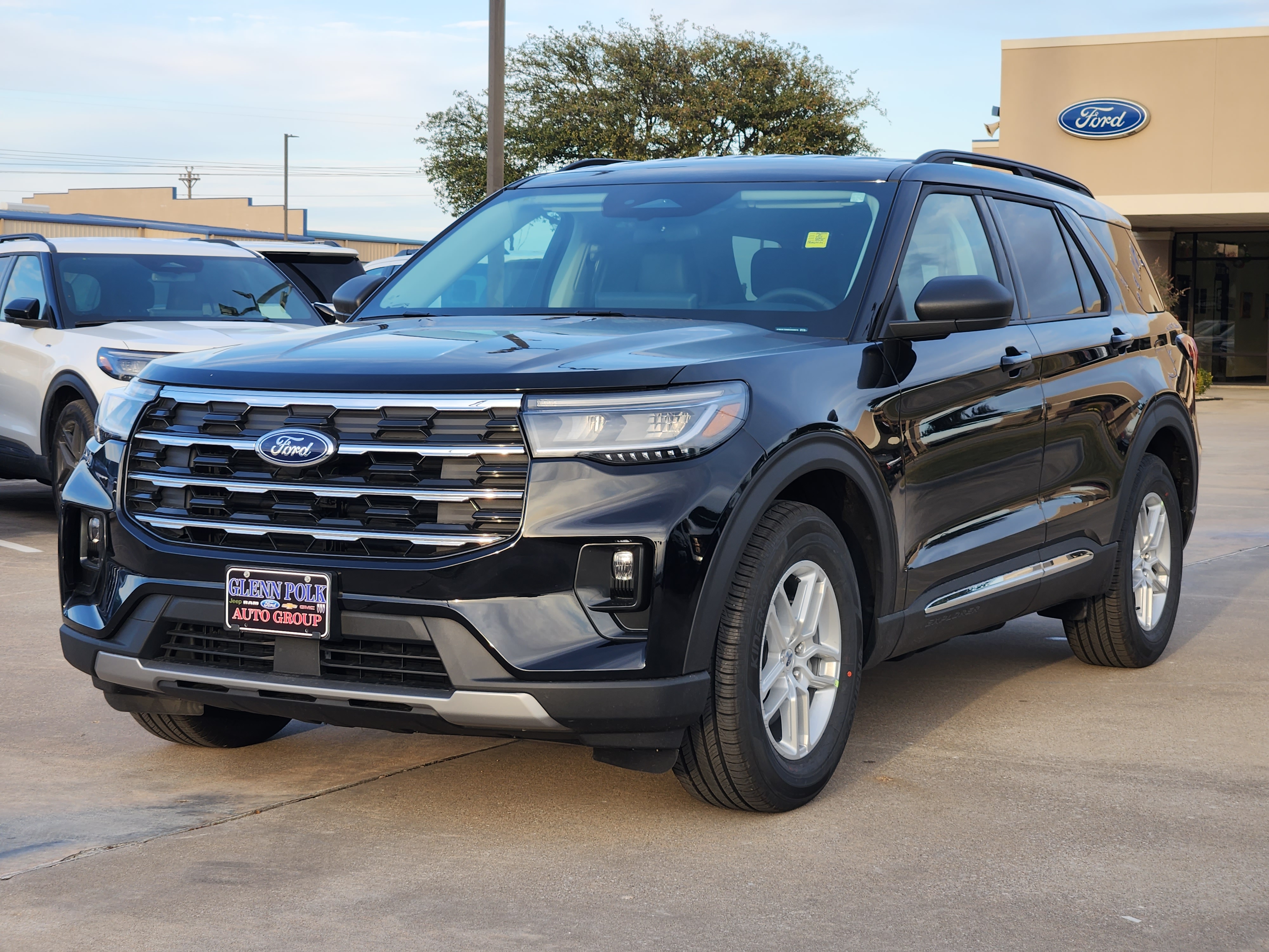 2025 Ford Explorer Active 2