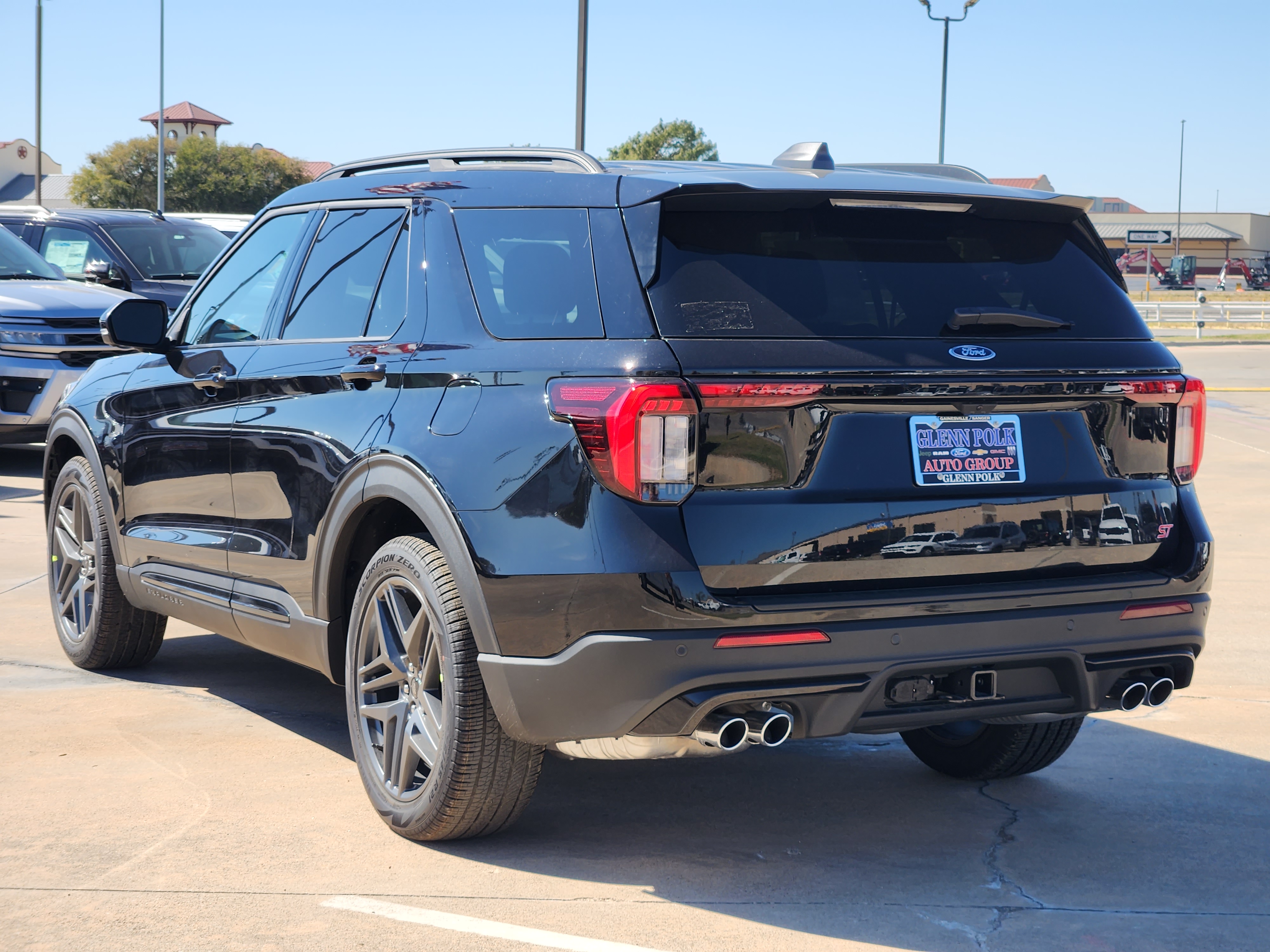 2025 Ford Explorer ST 4