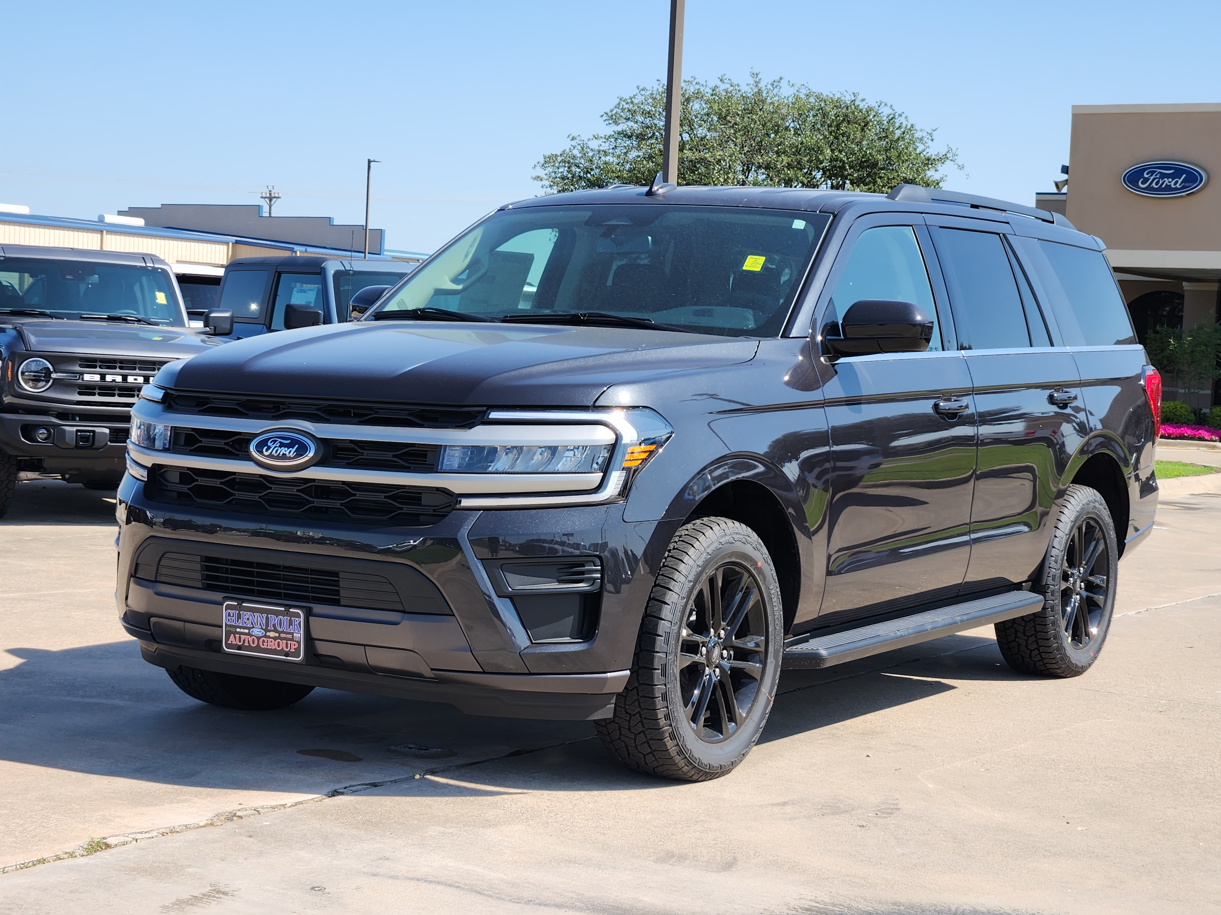 2024 Ford Expedition XLT 2