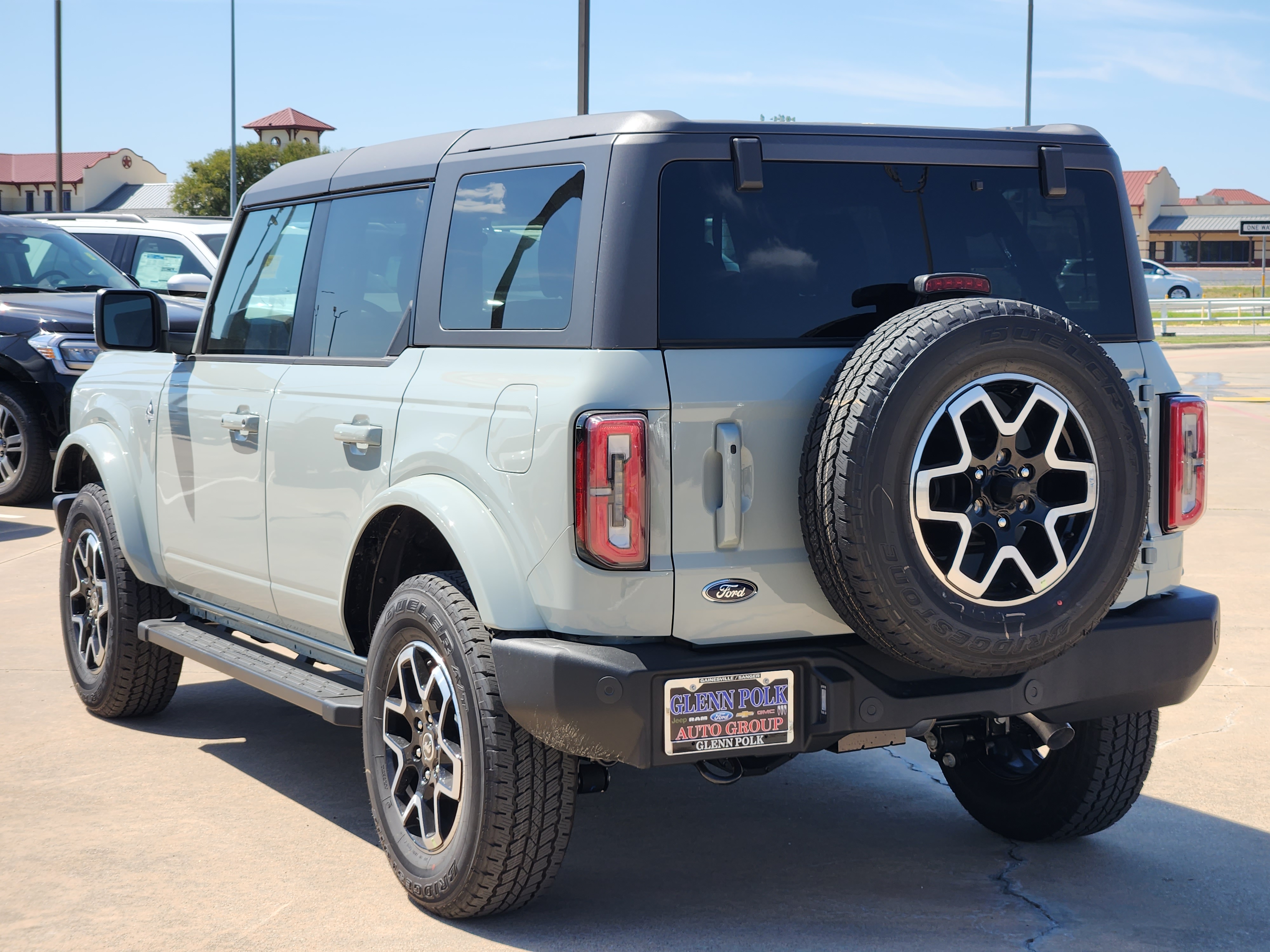 2024 Ford Bronco Outer Banks 4