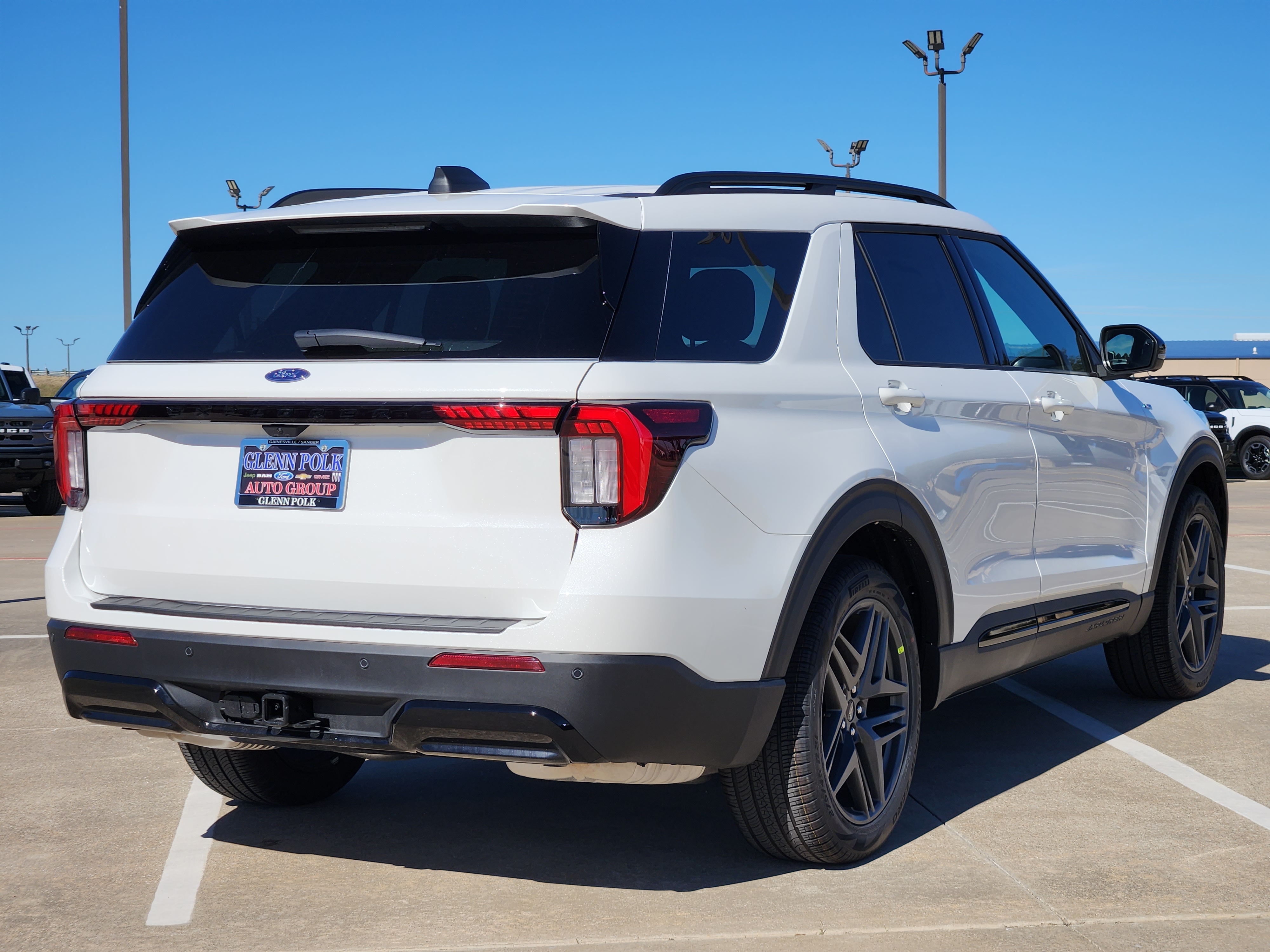 2025 Ford Explorer ST-Line 5