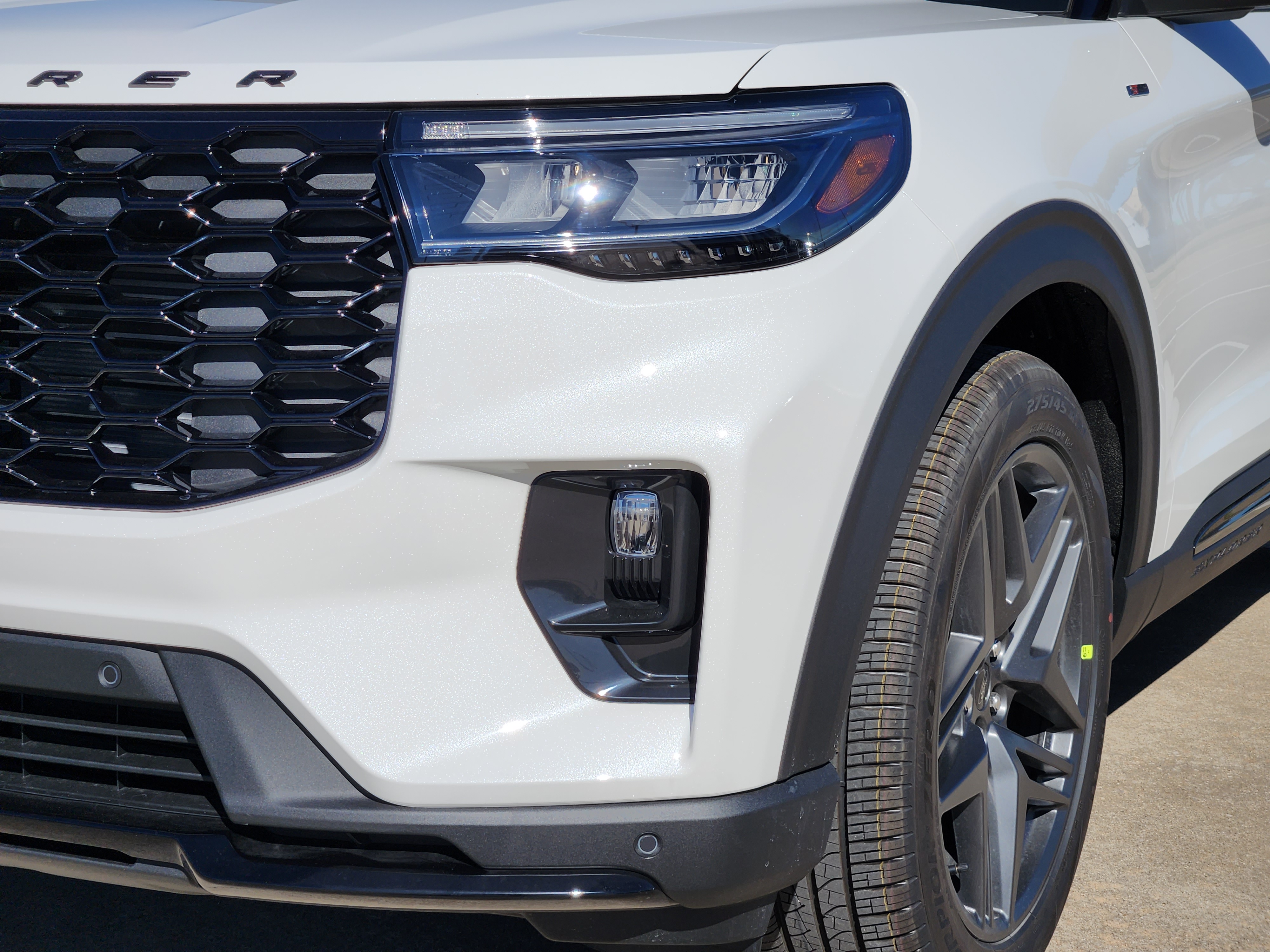 2025 Ford Explorer ST-Line 7