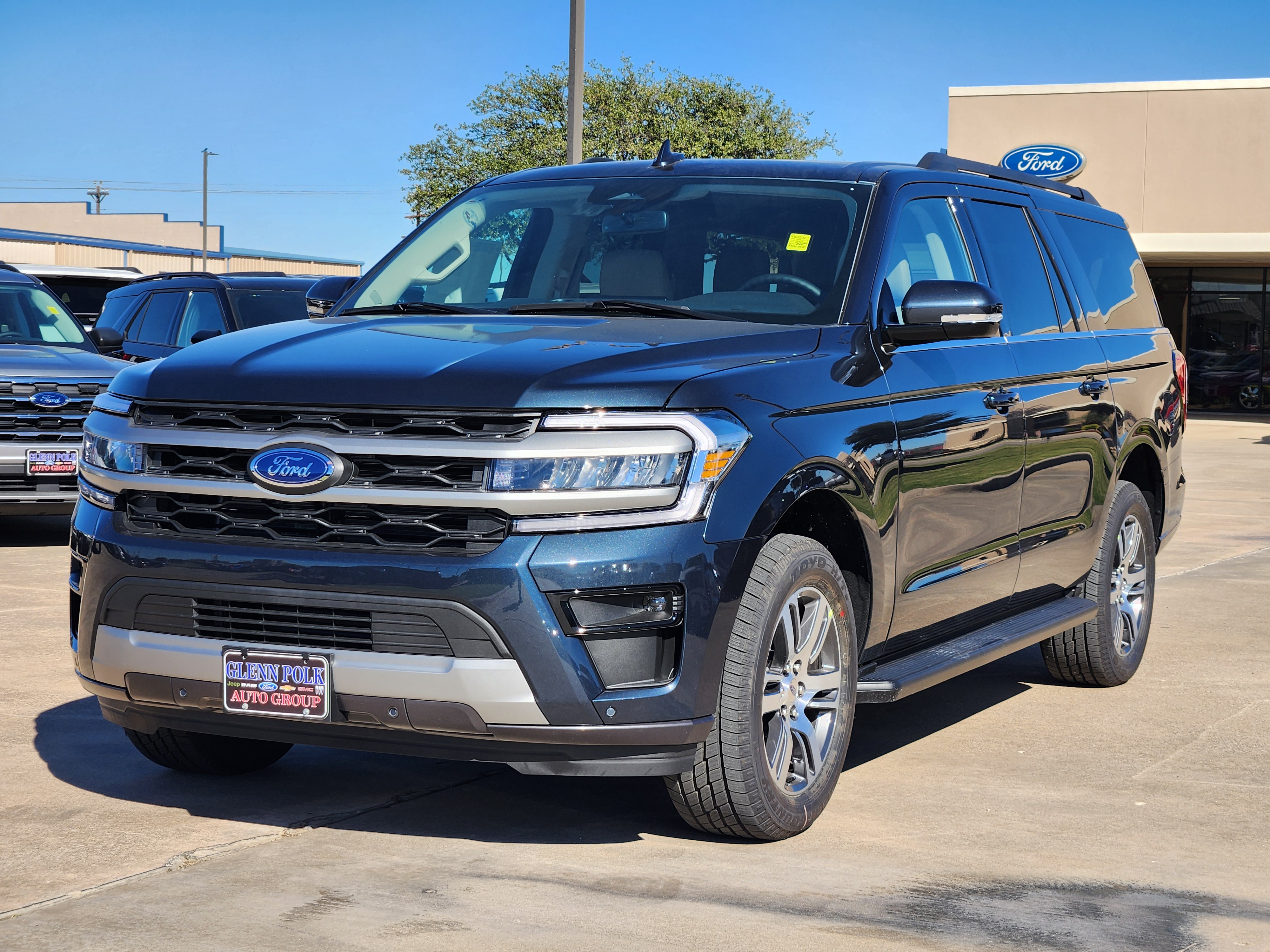 2024 Ford Expedition Max XLT 2