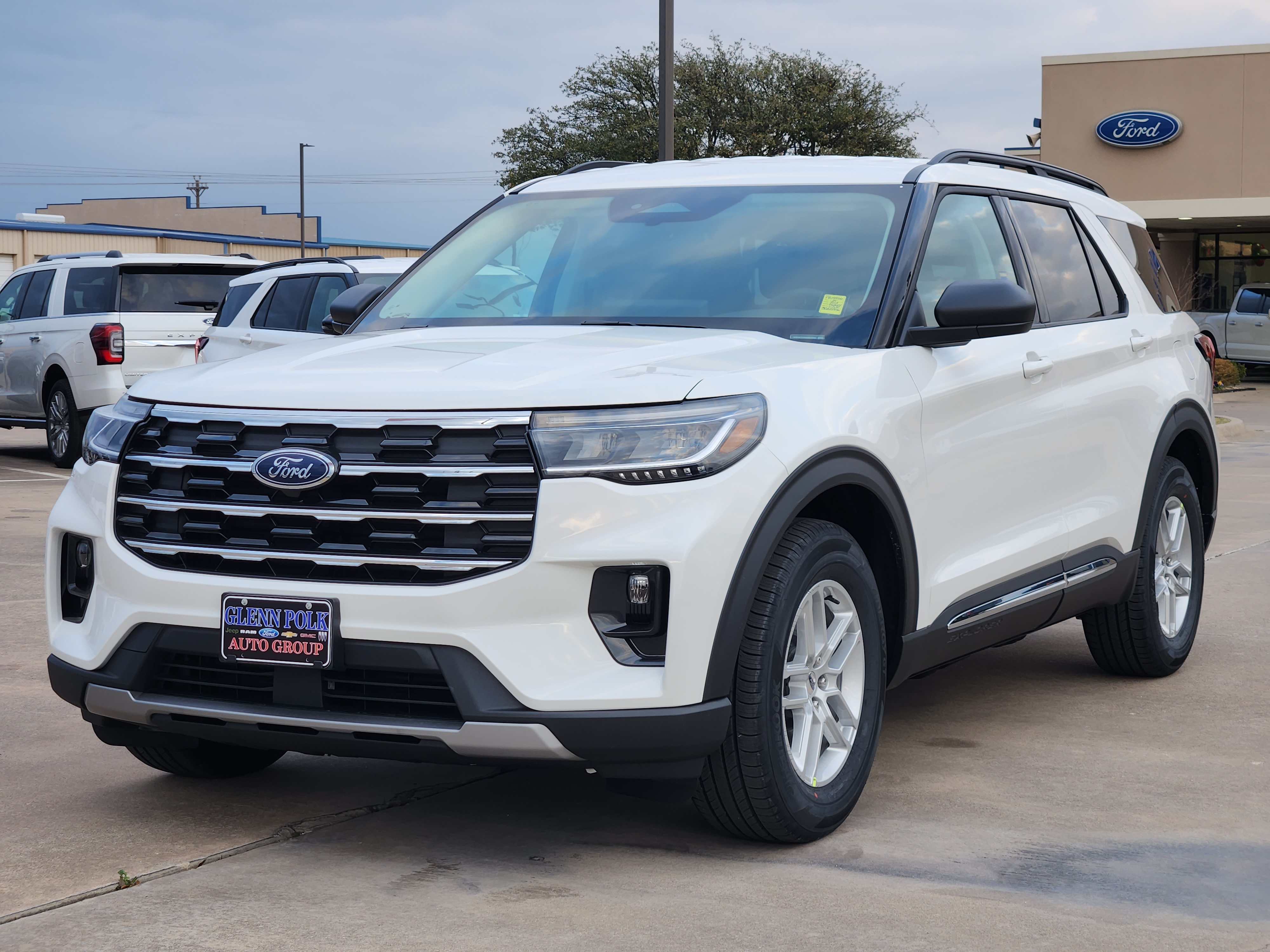 2025 Ford Explorer Active 2