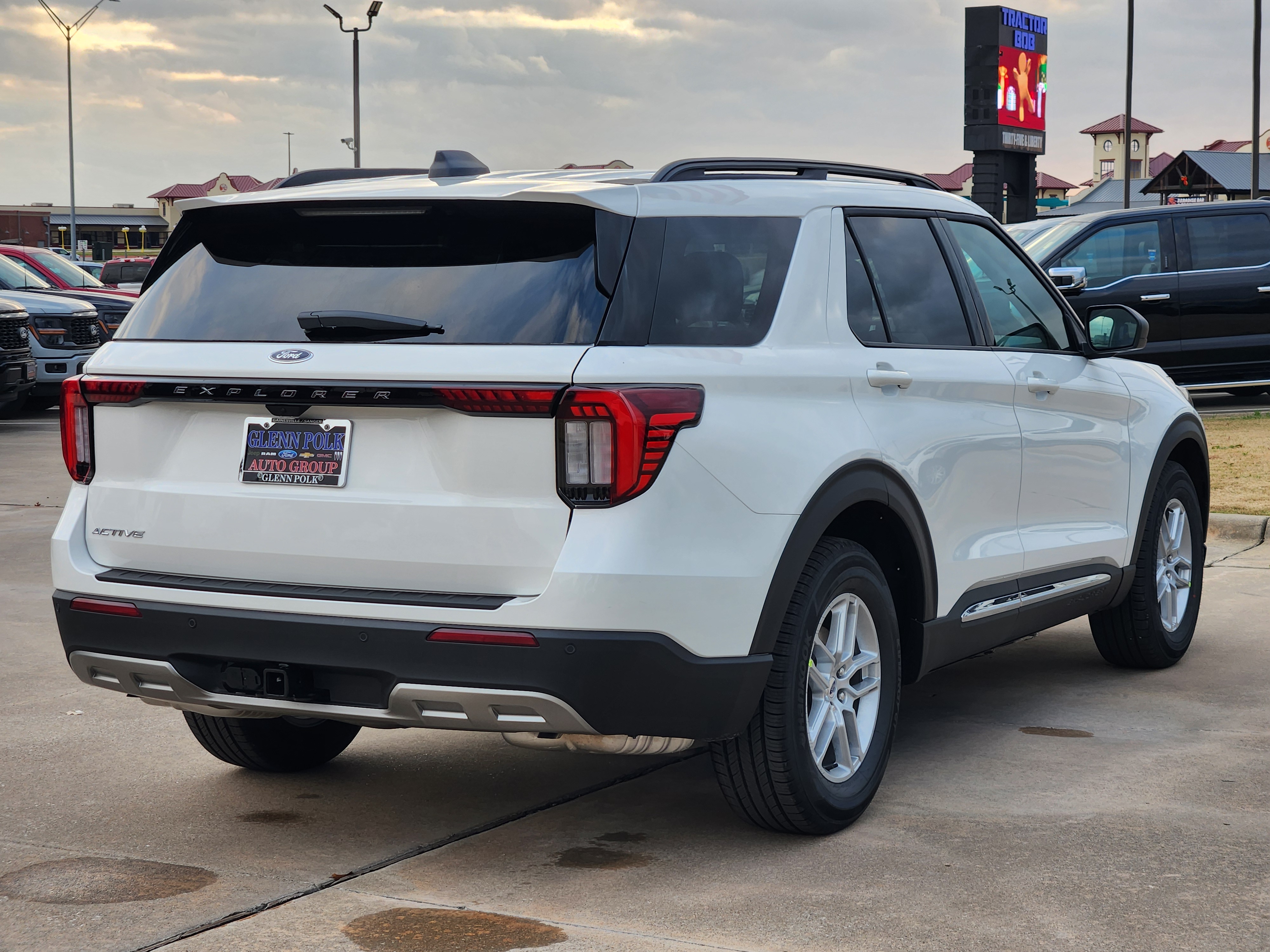 2025 Ford Explorer Active 5