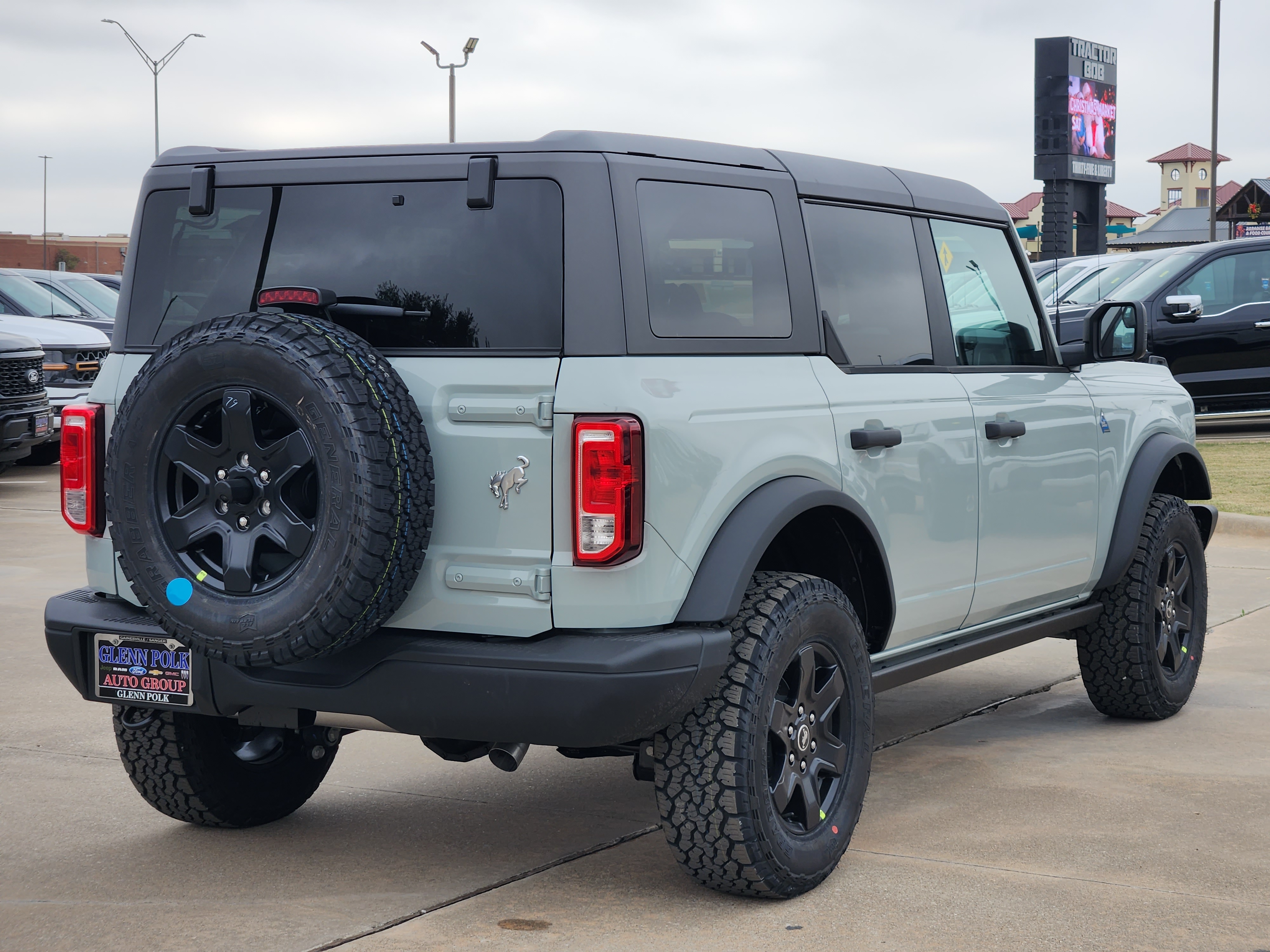 2024 Ford Bronco Black Diamond 5