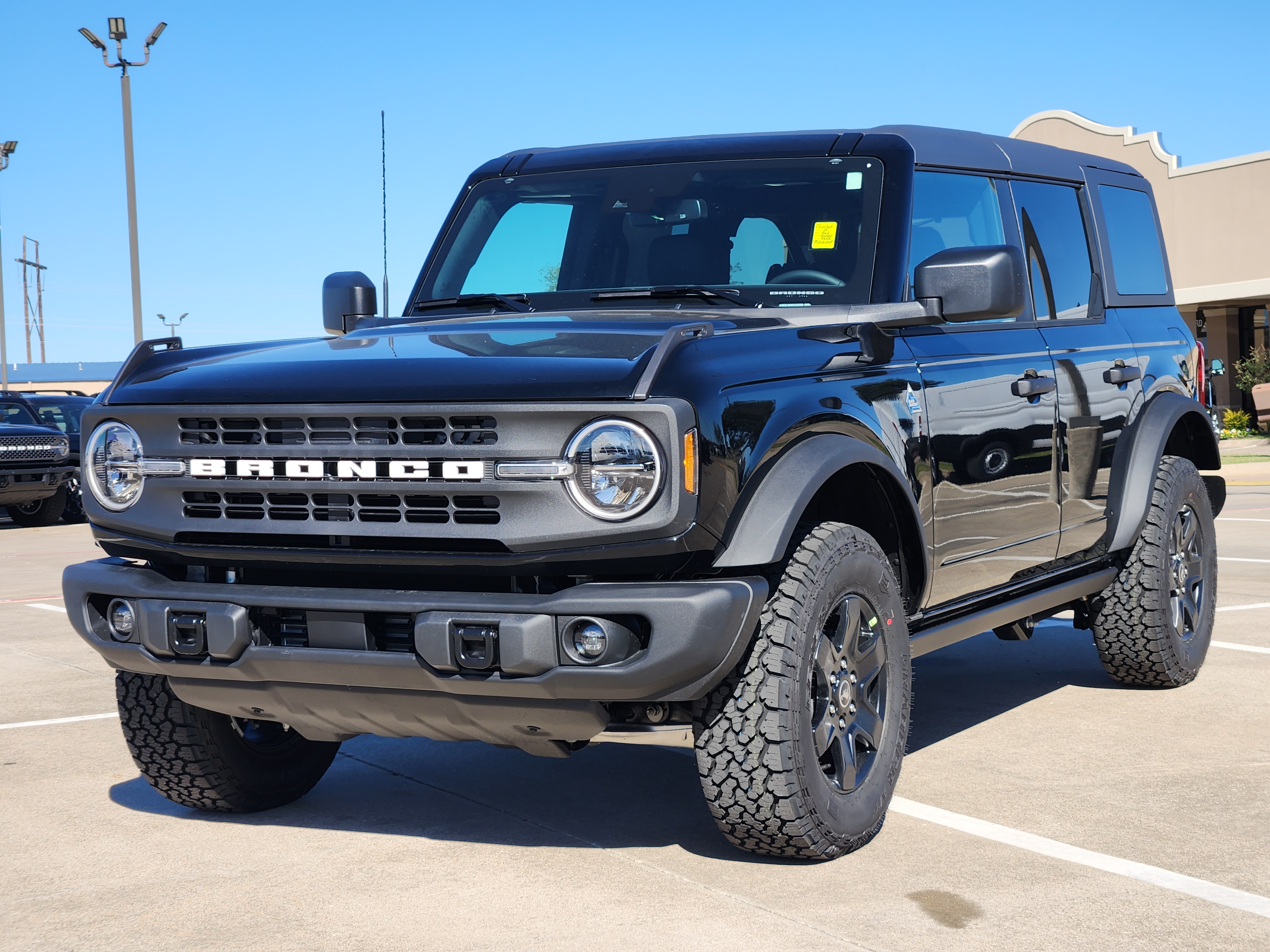 2024 Ford Bronco Black Diamond 2