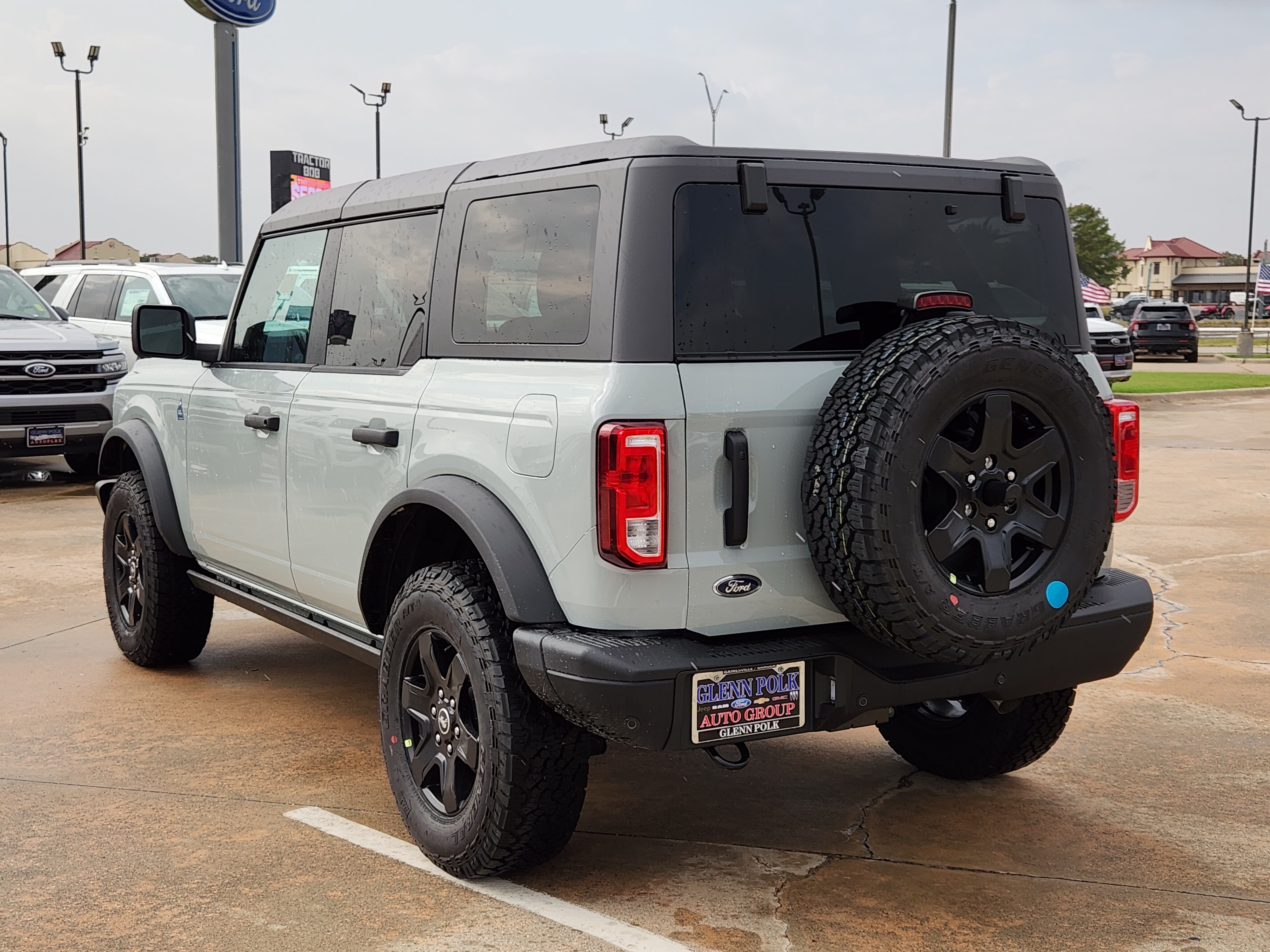 2024 Ford Bronco Black Diamond 4