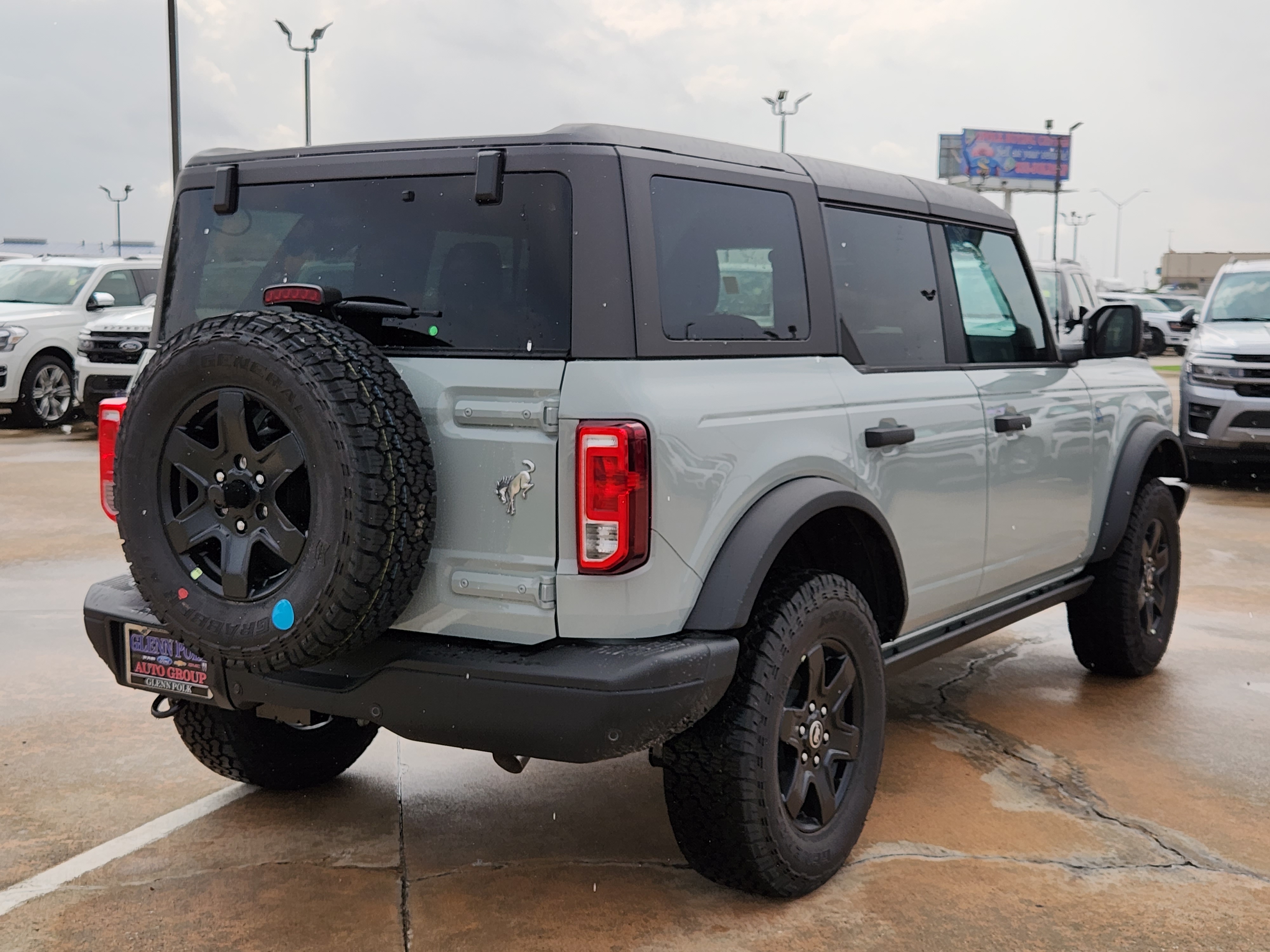 2024 Ford Bronco Black Diamond 5