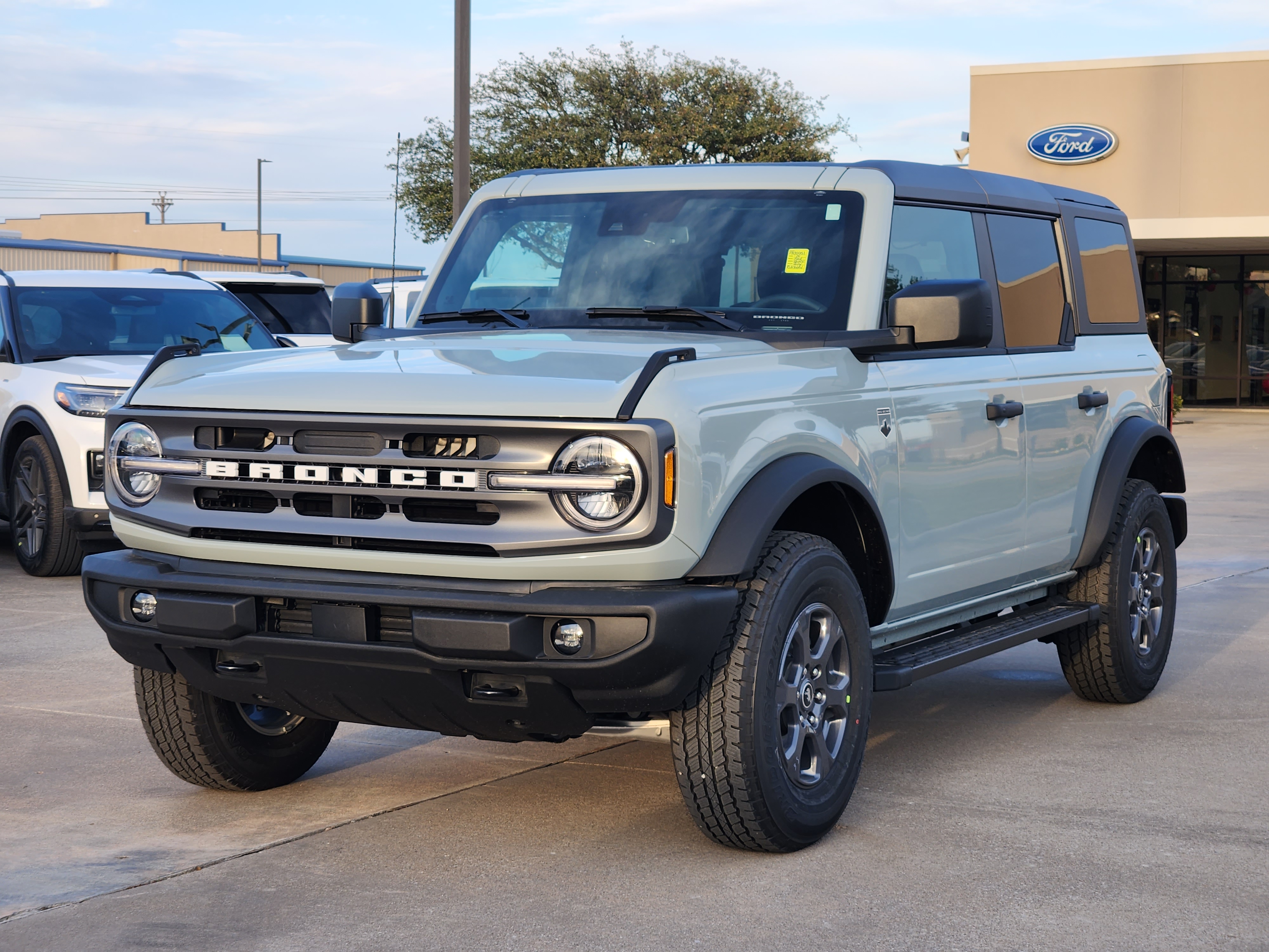 2024 Ford Bronco Big Bend 2