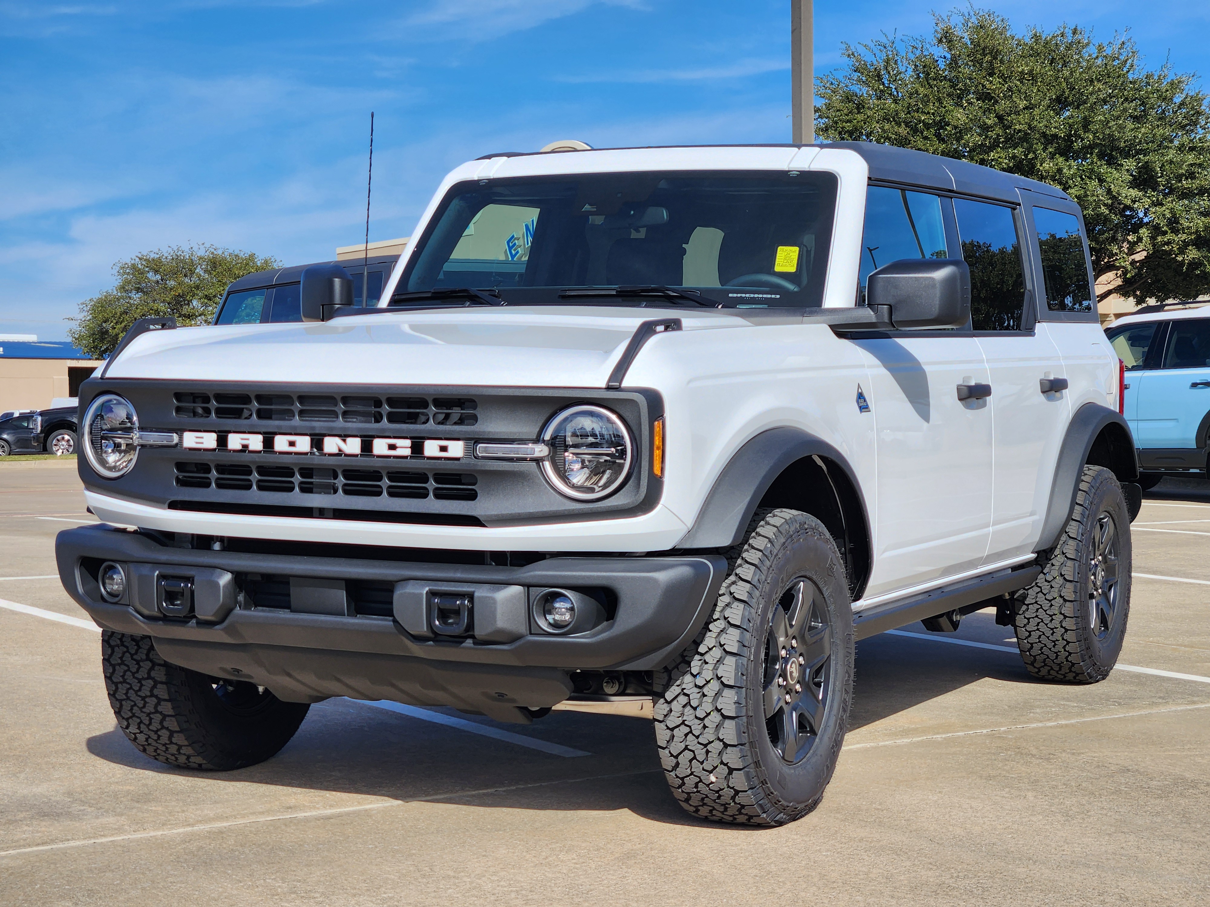 2024 Ford Bronco Black Diamond 2