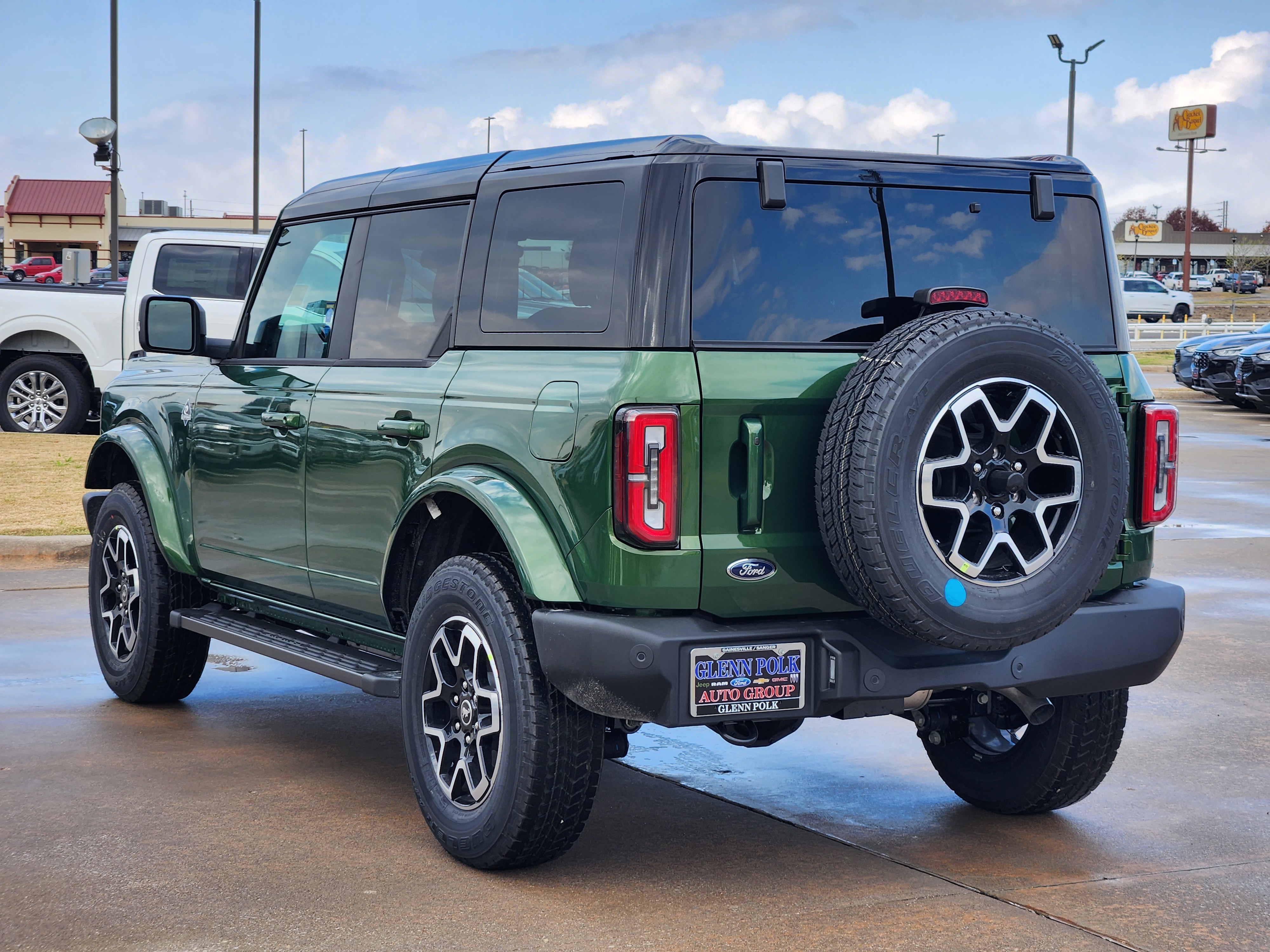 2024 Ford Bronco Outer Banks 4