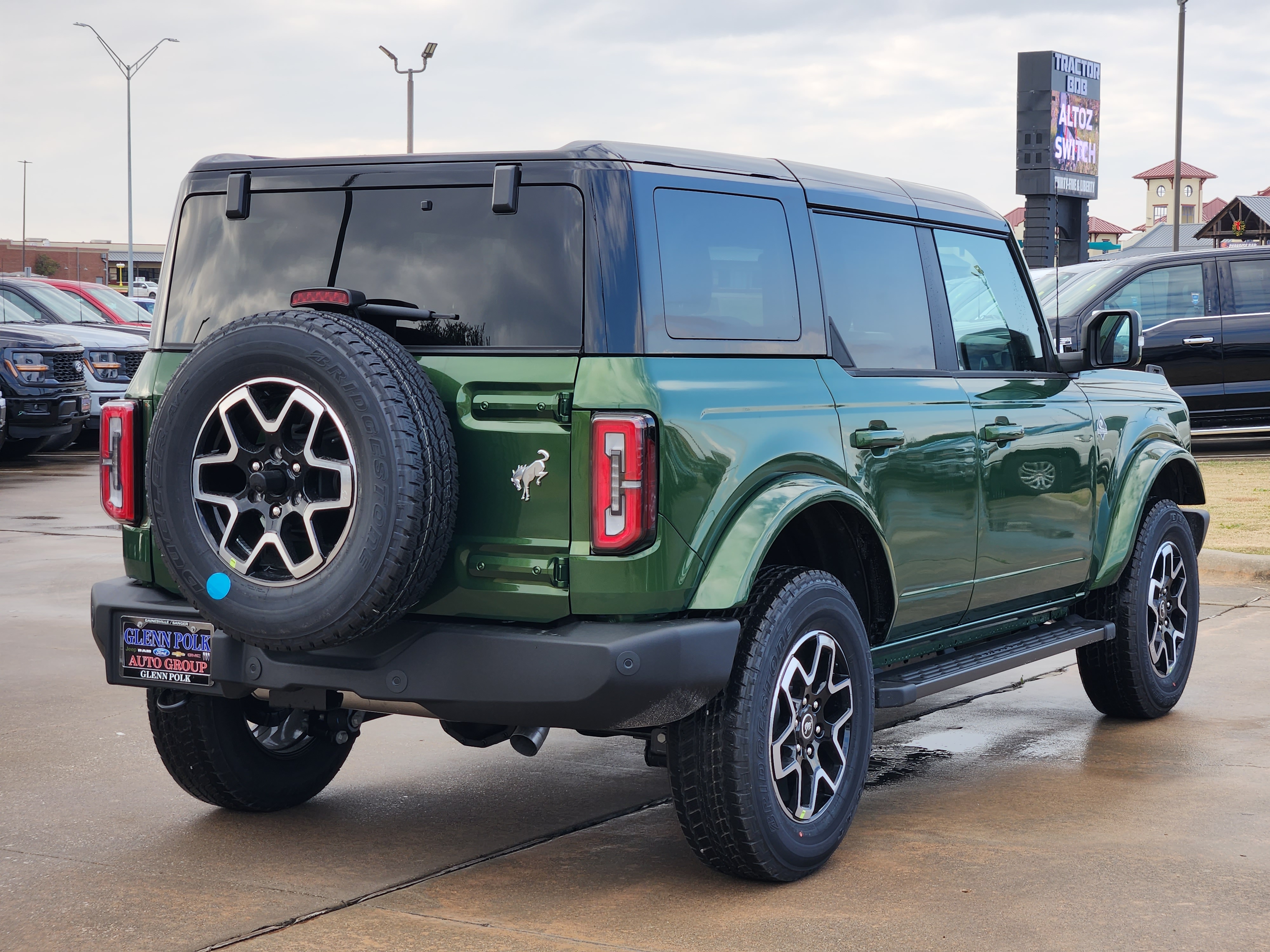 2024 Ford Bronco Outer Banks 5