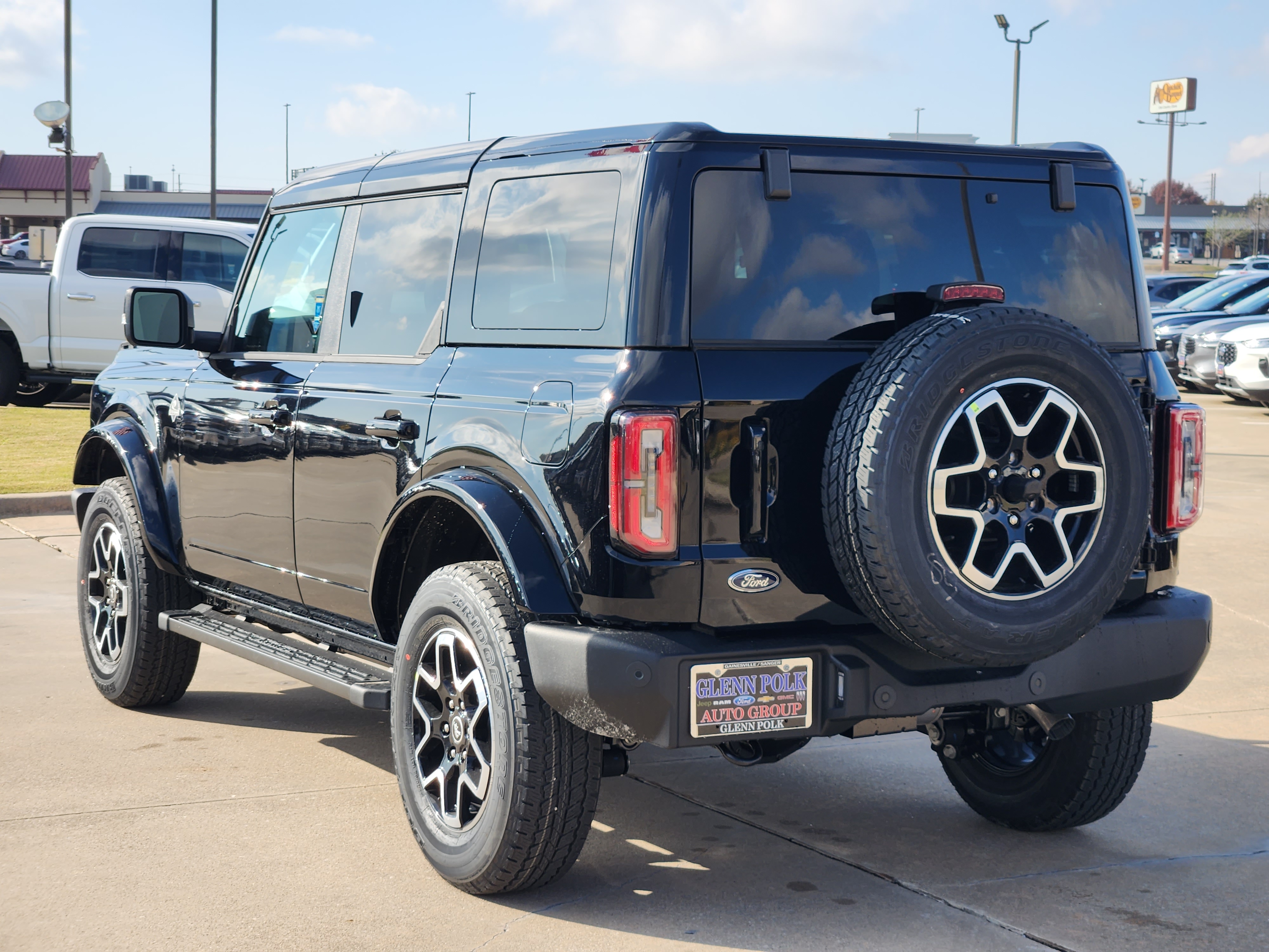 2024 Ford Bronco Outer Banks 4