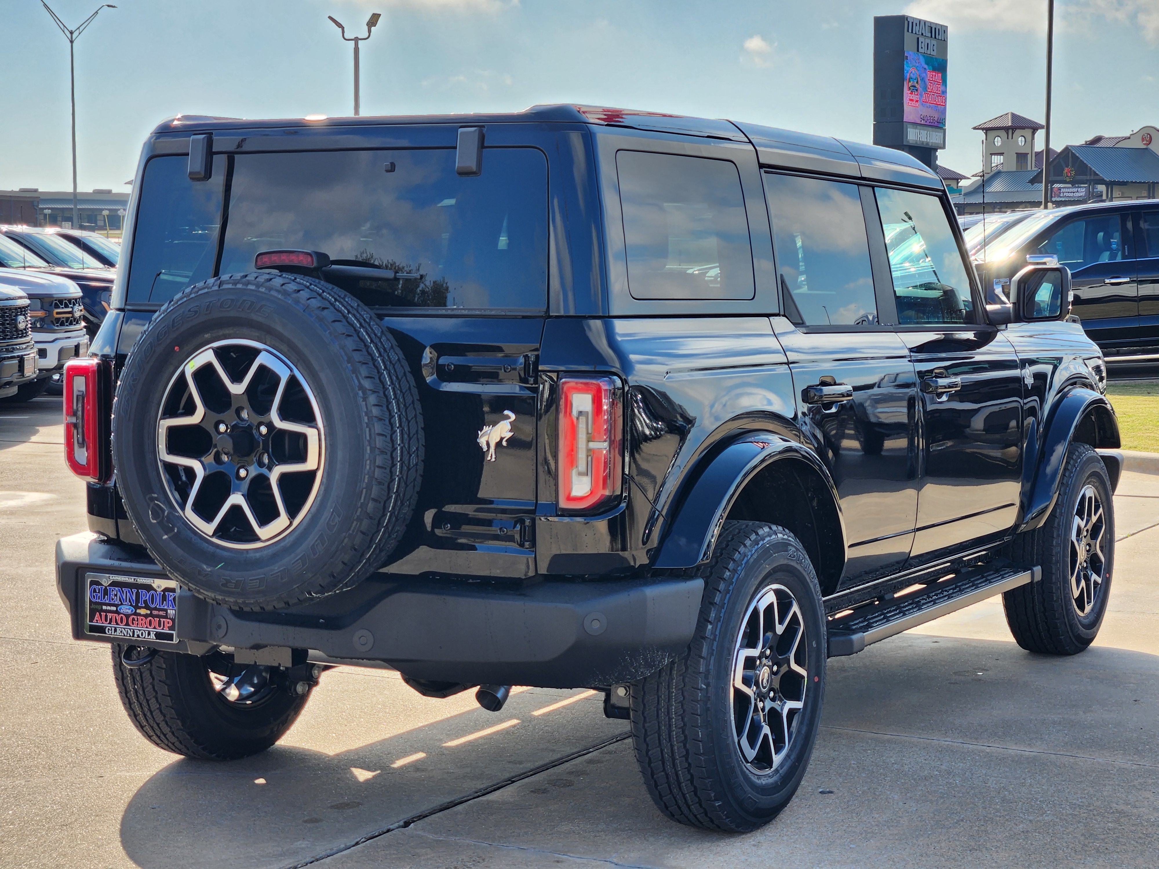 2024 Ford Bronco Outer Banks 5