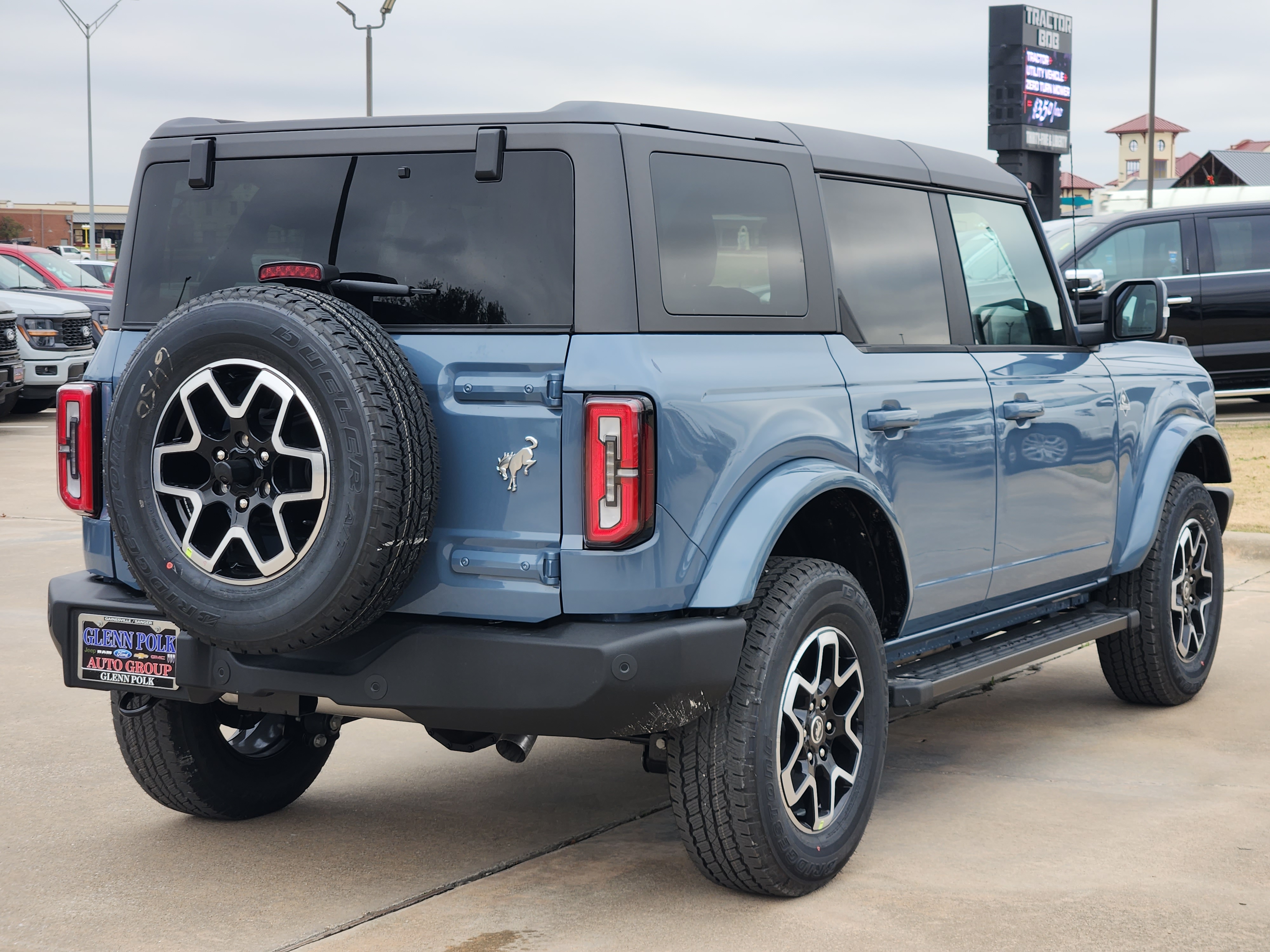 2024 Ford Bronco Outer Banks 5